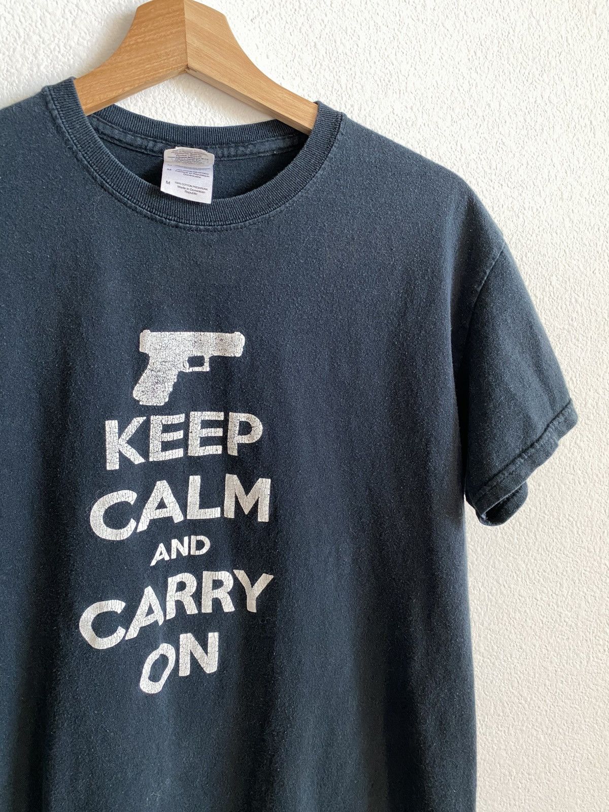 Vintage Keep Calm & Carry On Gun Tee Size US M / EU 48-50 / 2 - 3 Thumbnail