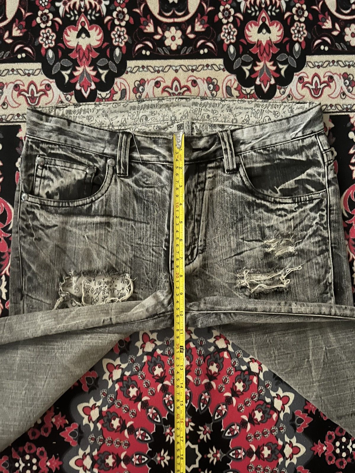 Le Grande Bleu (L.G.B.) ⚡️Trashed⚡️Vintage Japan Grunge Light Grey Distressed Jeans Size US 33 - 15 Thumbnail