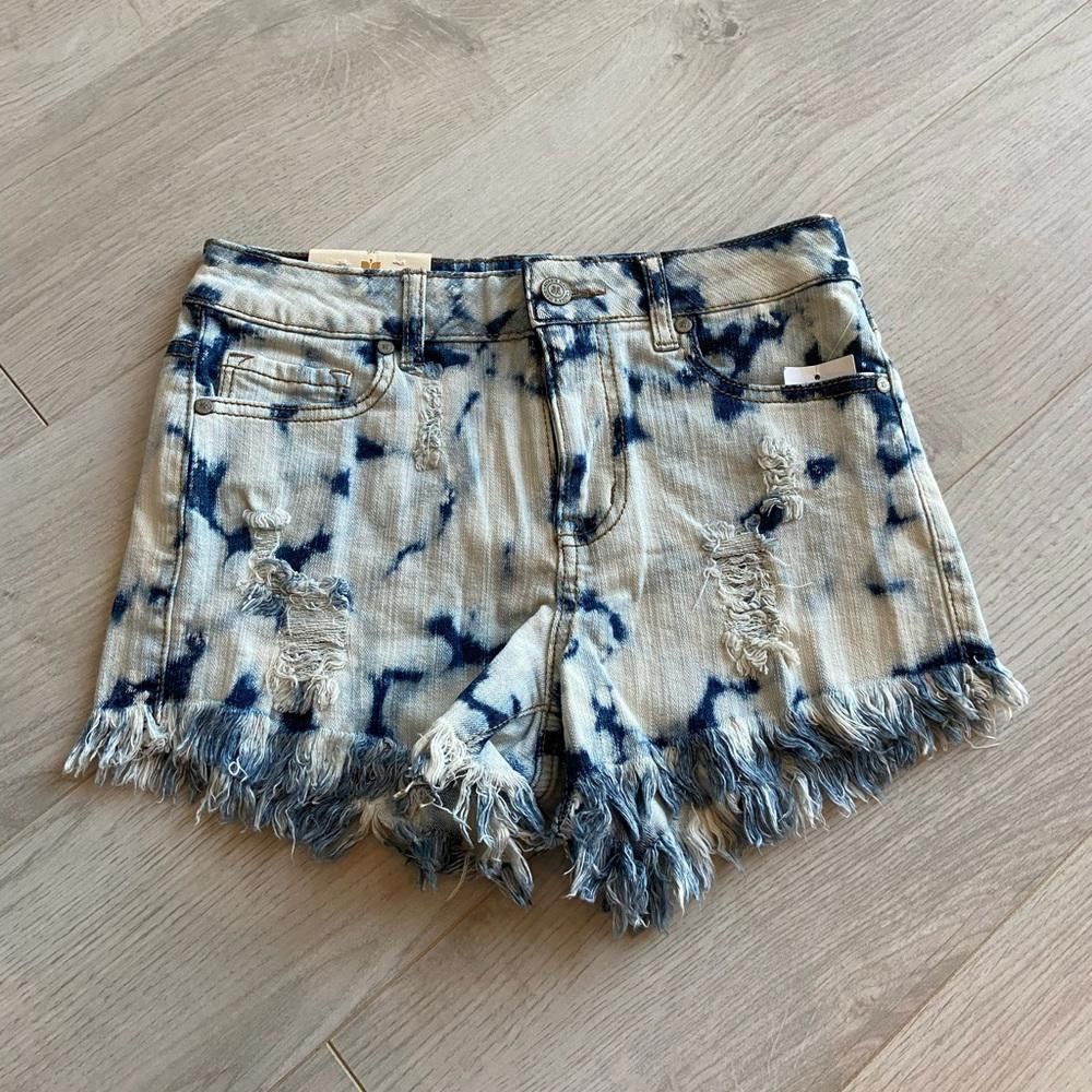 Designer Altar'd State Bleach Ripped High Rise Jean Shorts Size 26" / US 2 / IT 38 - 1 Thumbnail