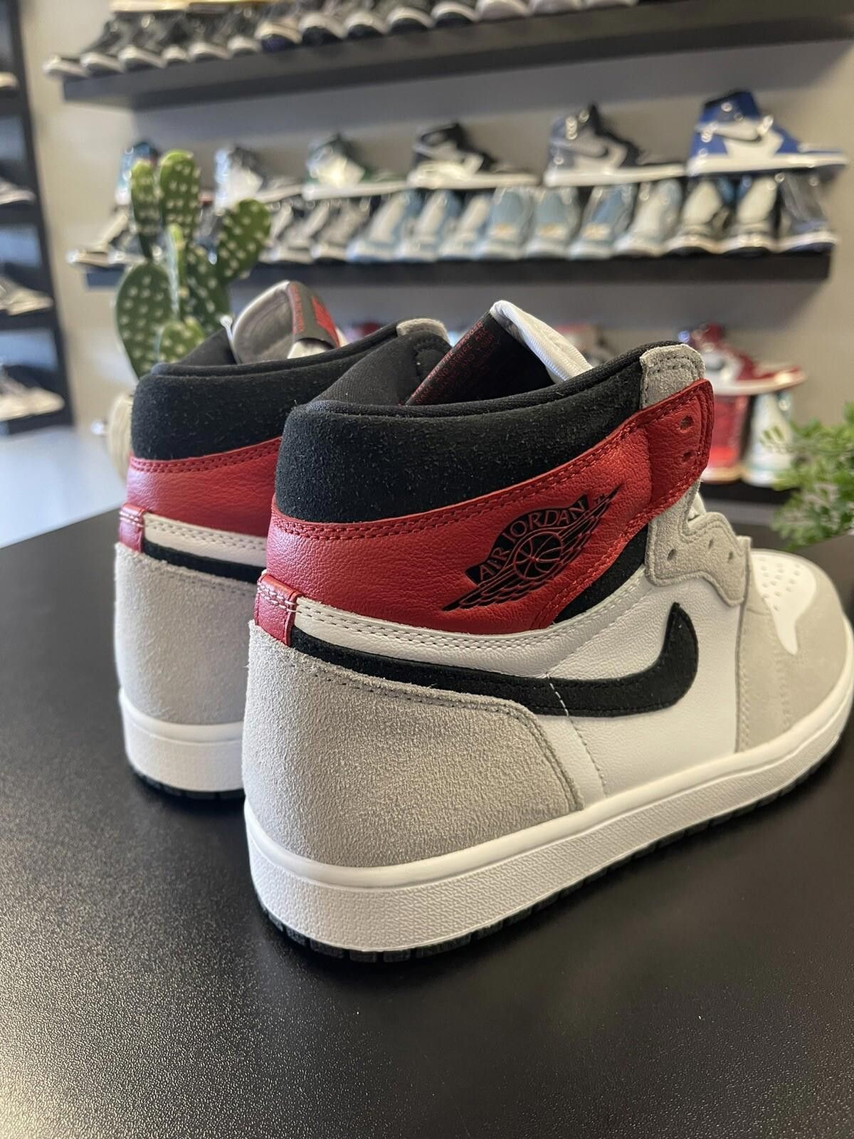 Jordan Brand Size 10 - Jordan 1 Retro High OG Smoke Gray 2020 Brand New Size US 10 / EU 43 - 4 Thumbnail