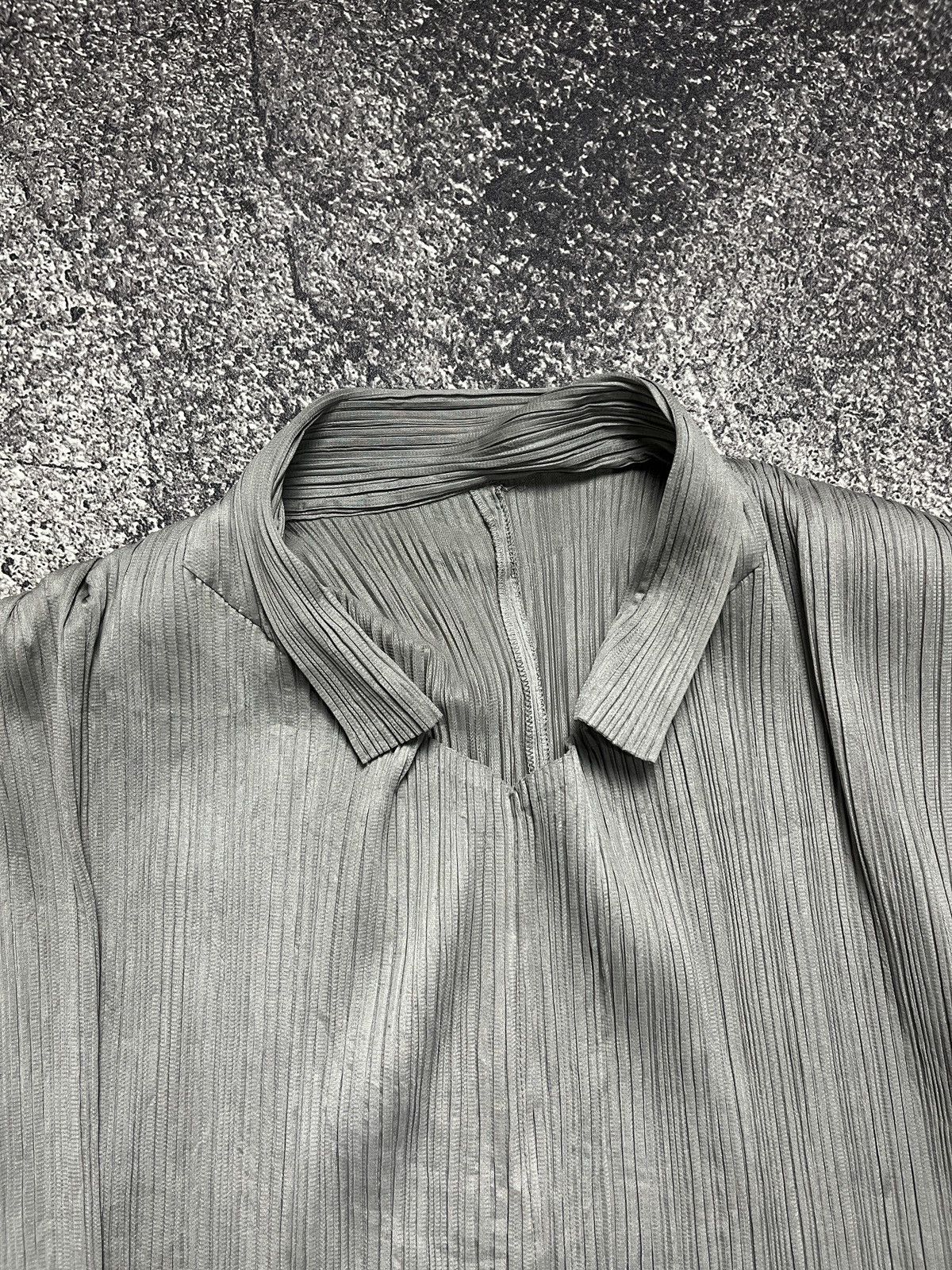 Pleats Please Issey Miyake Pleast please issey miyake top Size M / US 6-8 / IT 42-44 - 2 Thumbnail
