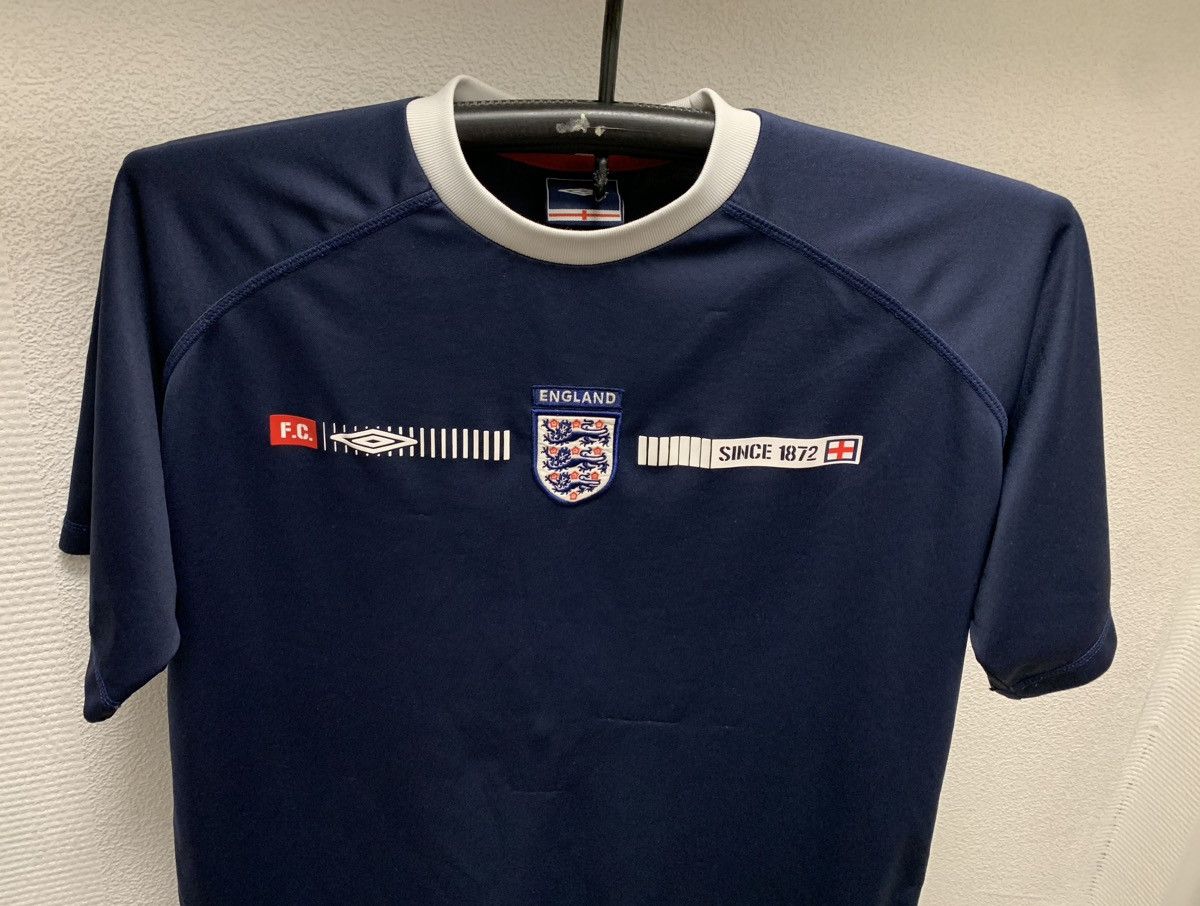 Umbro England vintage Umbro soccer jersey L 2000 2002 Size US L / EU 52-54 / 3 - 2 Thumbnail