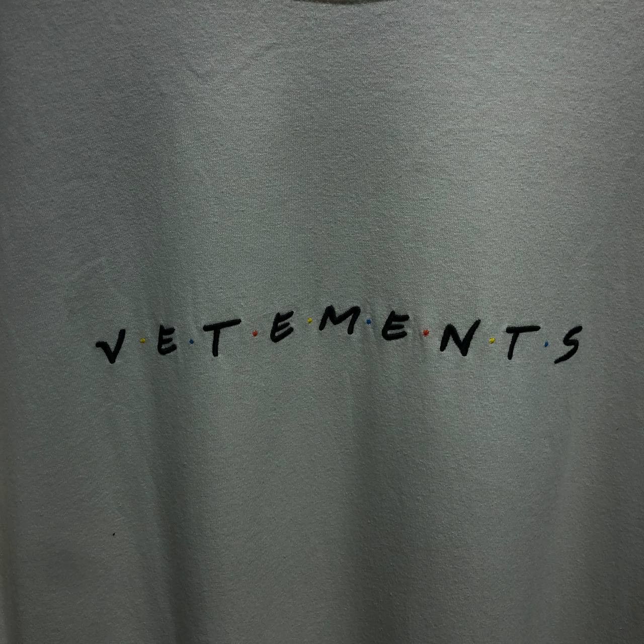 Vetements Vetements “Friends” Parody Tee Size US L / EU 52-54 / 3 - 2 Thumbnail
