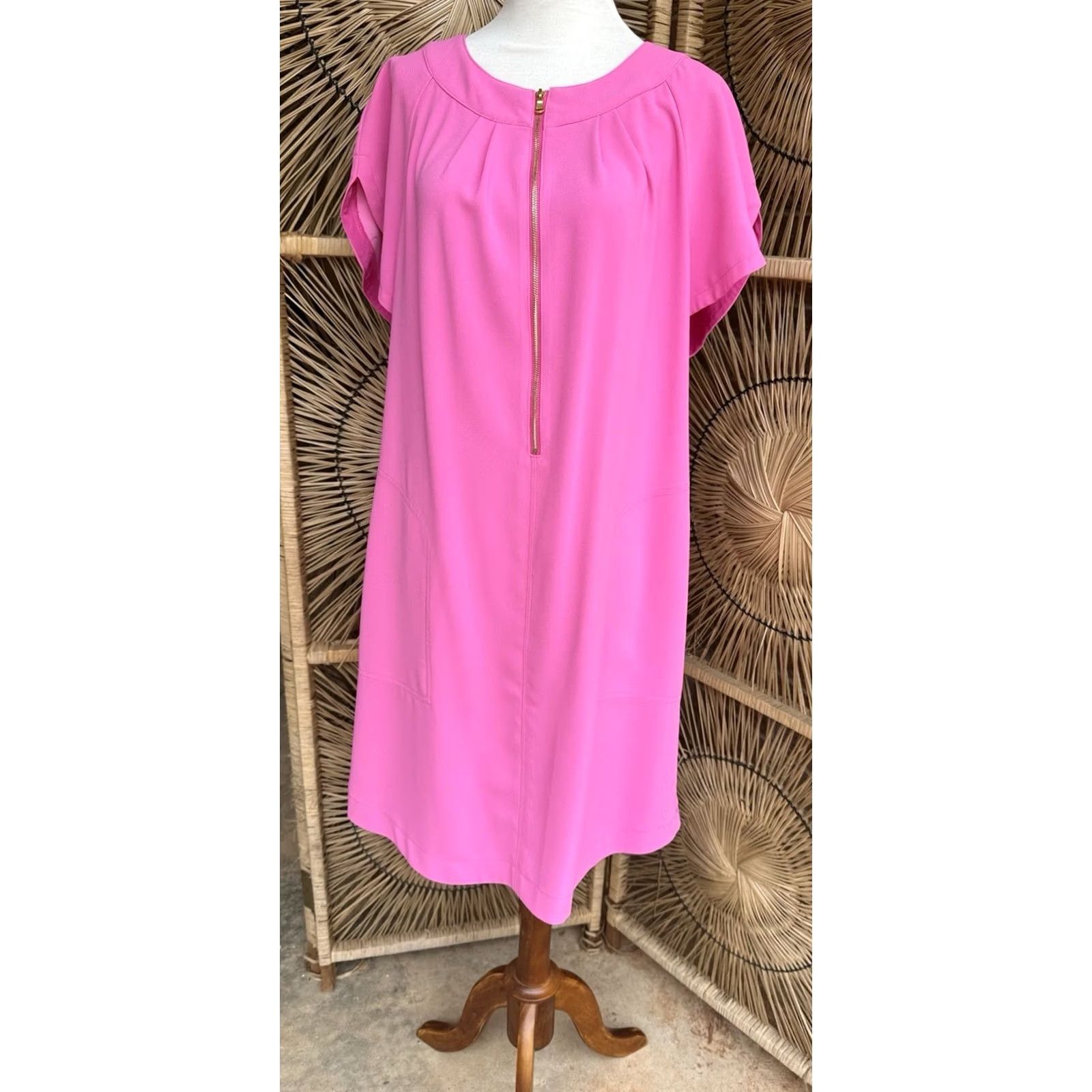 Trina Turk VINTAGE Trina Turk Pink Shift Dress Gold Zip Front Short Sleeve Size L Womens Size 36" / US 14 / IT 50 - 4 Thumbnail