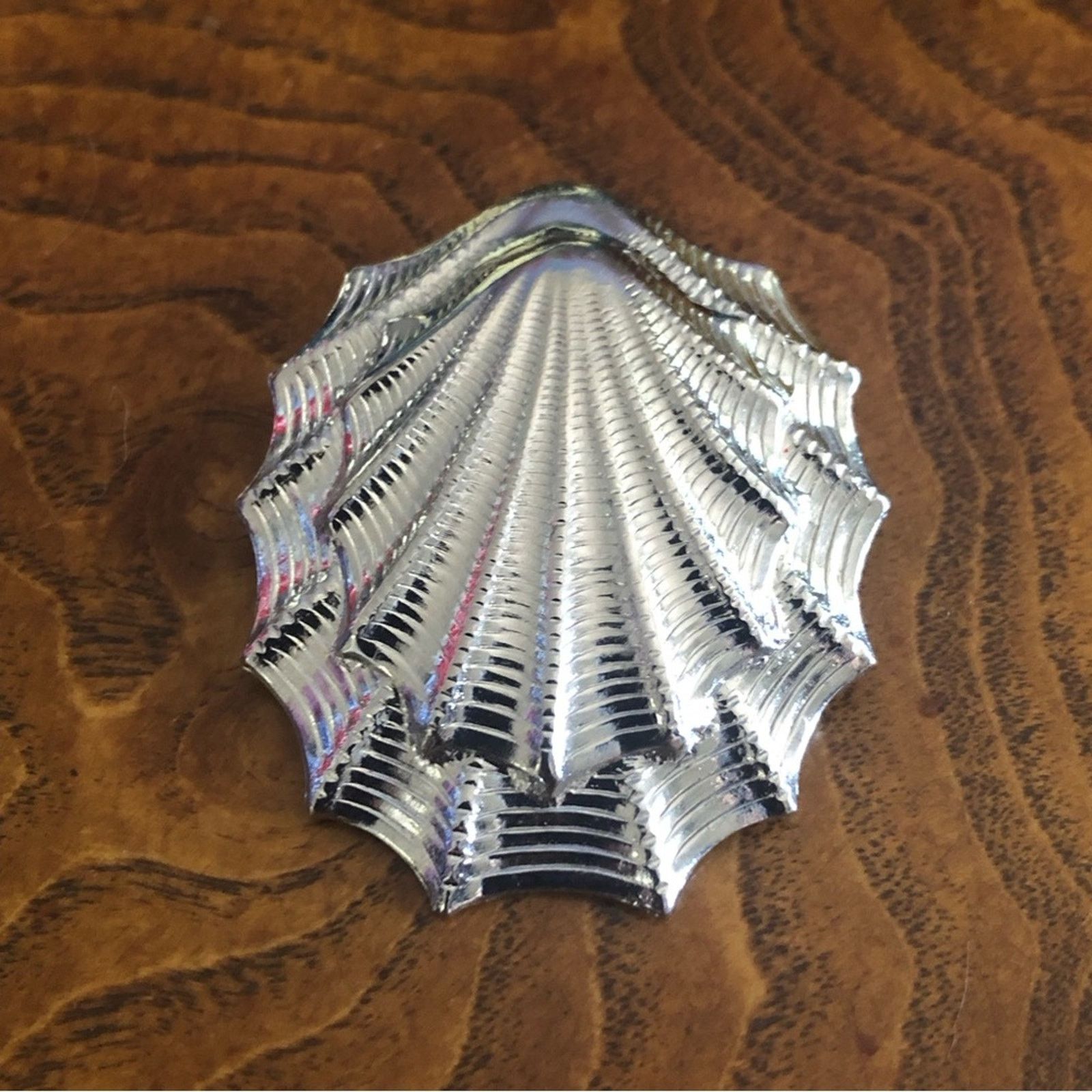 Vintage Vintage Jeri-Lou silver shell scarf clip Size ONE SIZE - 1 Thumbnail