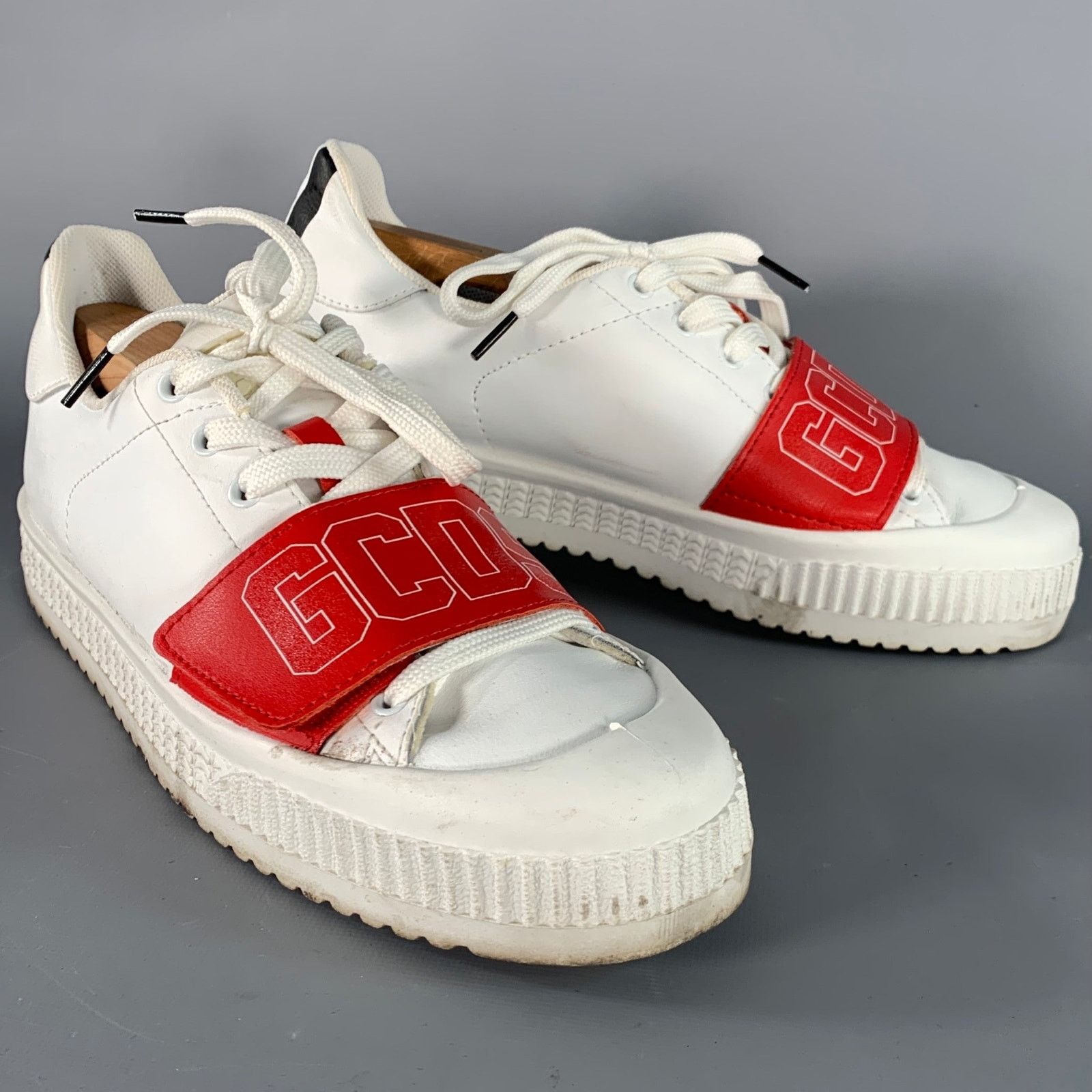 GCDS White Red Black Leather Logo Low Top Platform Sneakers Size US 9 / EU 42 - 1 Thumbnail