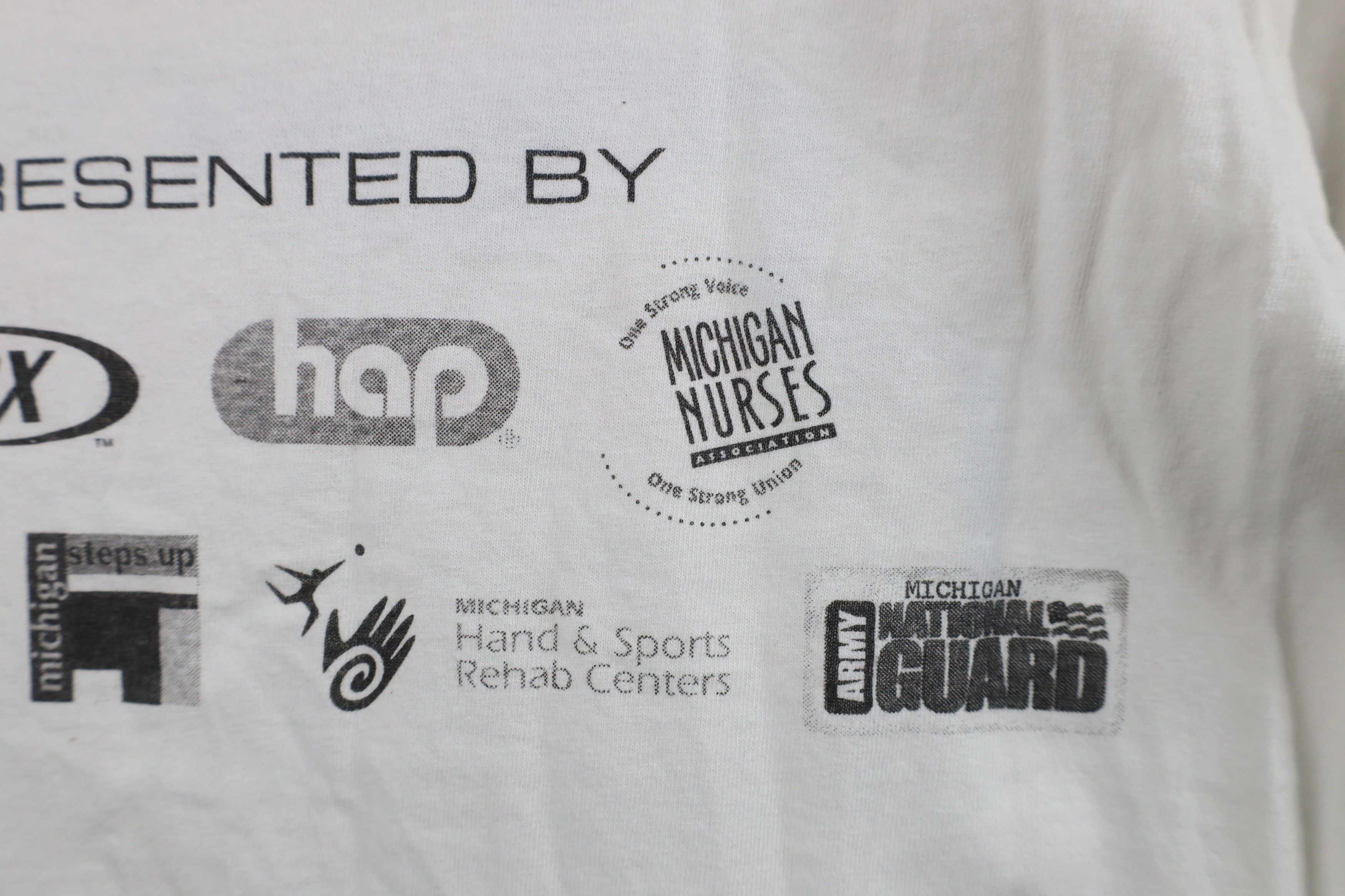 Vintage Vintage WNBA Detroit Shock Basketball T-Shirt White Cotton Size US S / EU 44-46 / 1 - 11 Thumbnail