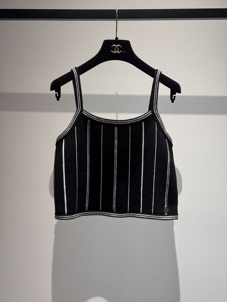 Chanel Chanel Cashmere suspender vest Nextarrow-2505 Size XXS / US 00 / IT 34 - 1 Thumbnail