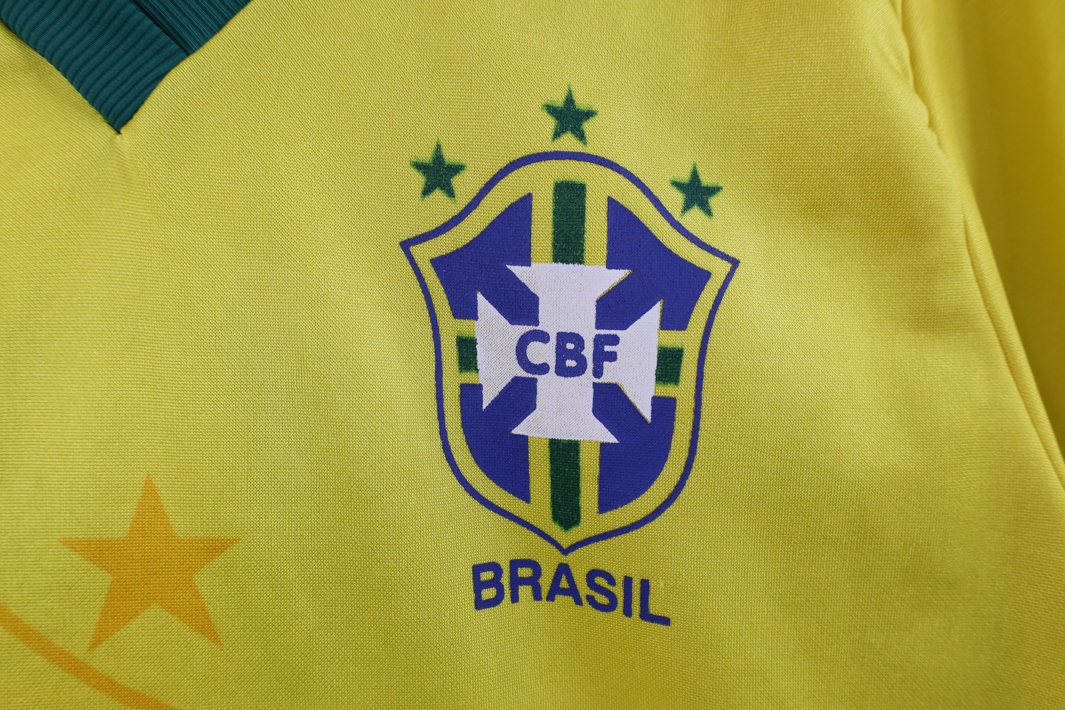 Umbro × Vintage Vintage 90s Umbro World Cup Brasil Soccer Football Jersey Size US L / EU 52-54 / 3 - 4 Thumbnail