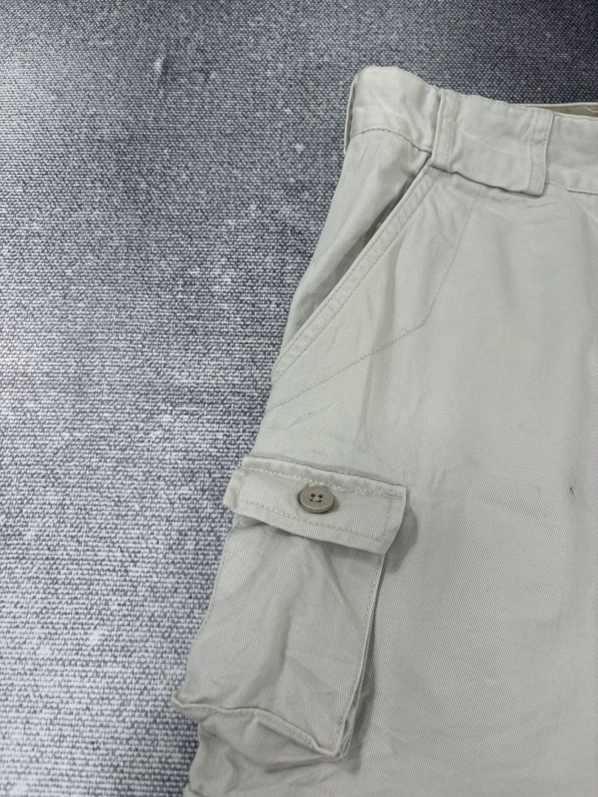 Izod Vintage Izod 2000s Wide Leg Skate Hype Baggy Cargo Shorts Size US 38 / EU 54 - 7 Thumbnail