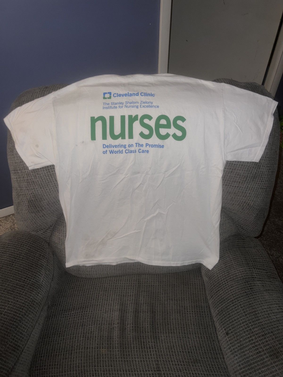 Gildan Gildan Ultra Cotton Cleveland Clinic Nurses Tee Size US XL / EU 56 / 4 - 6 Thumbnail