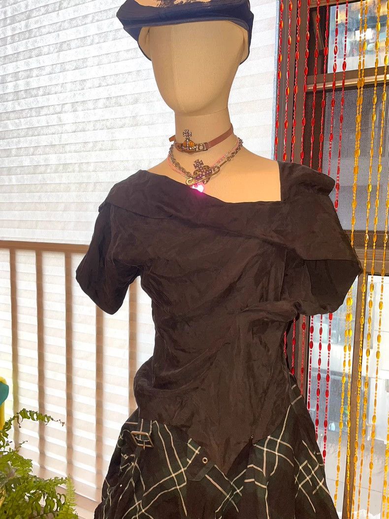 Vivienne Westwood Vivienne Westwood Size2 Black asymmetrical structure to pre Size M / US 6-8 / IT 42-44 - 2 Thumbnail