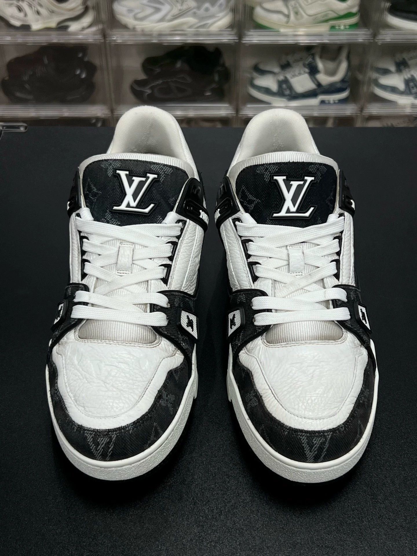 Louis Vuitton lv trainer black and white sneakers uk7.5 Size US 7.5 / EU 40-41 - 2 Thumbnail