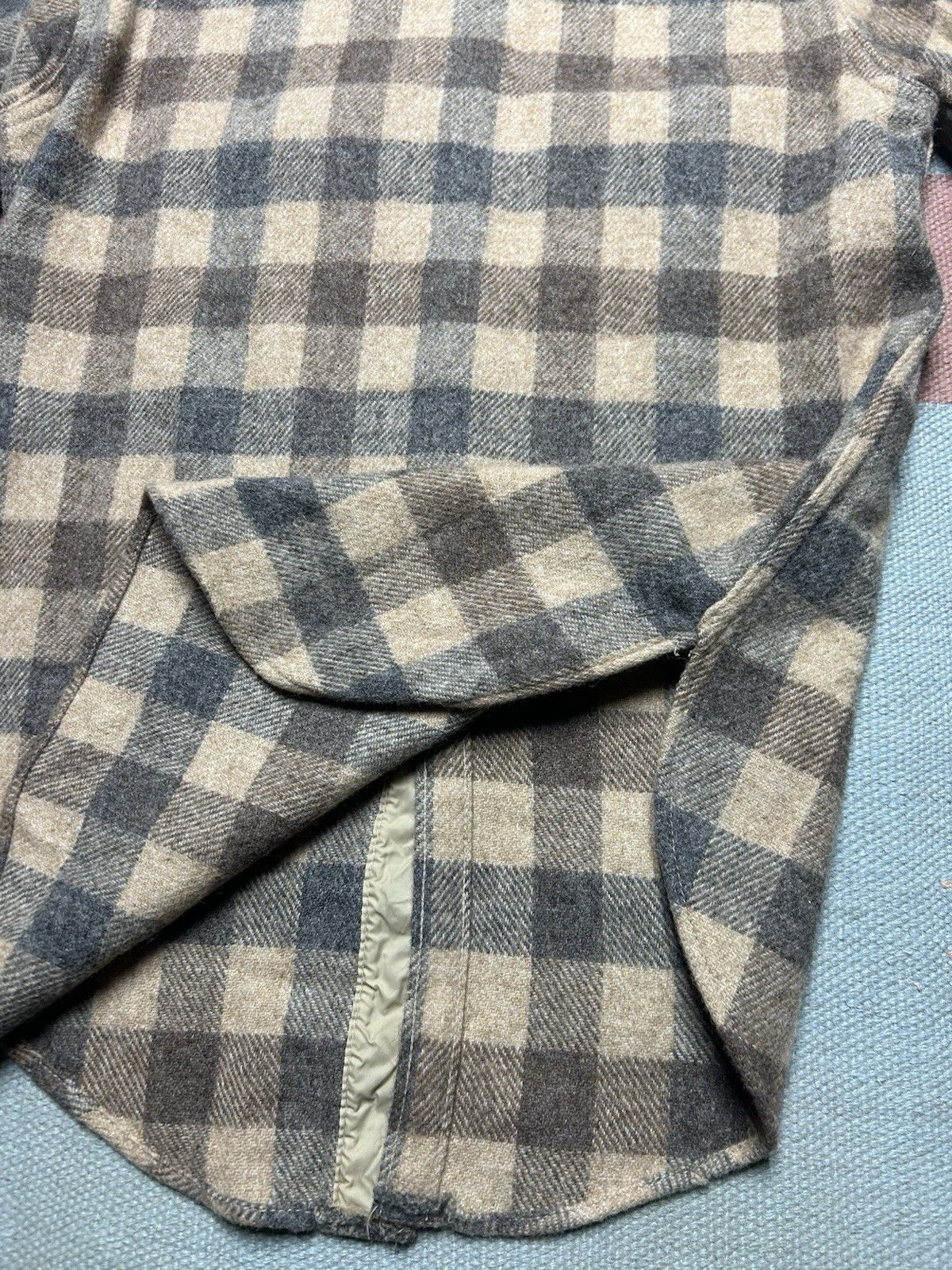 Vintage Vintage 70s Woolrich wool button shirt plaid flannel medium Size US M / EU 48-50 / 2 - 7 Thumbnail