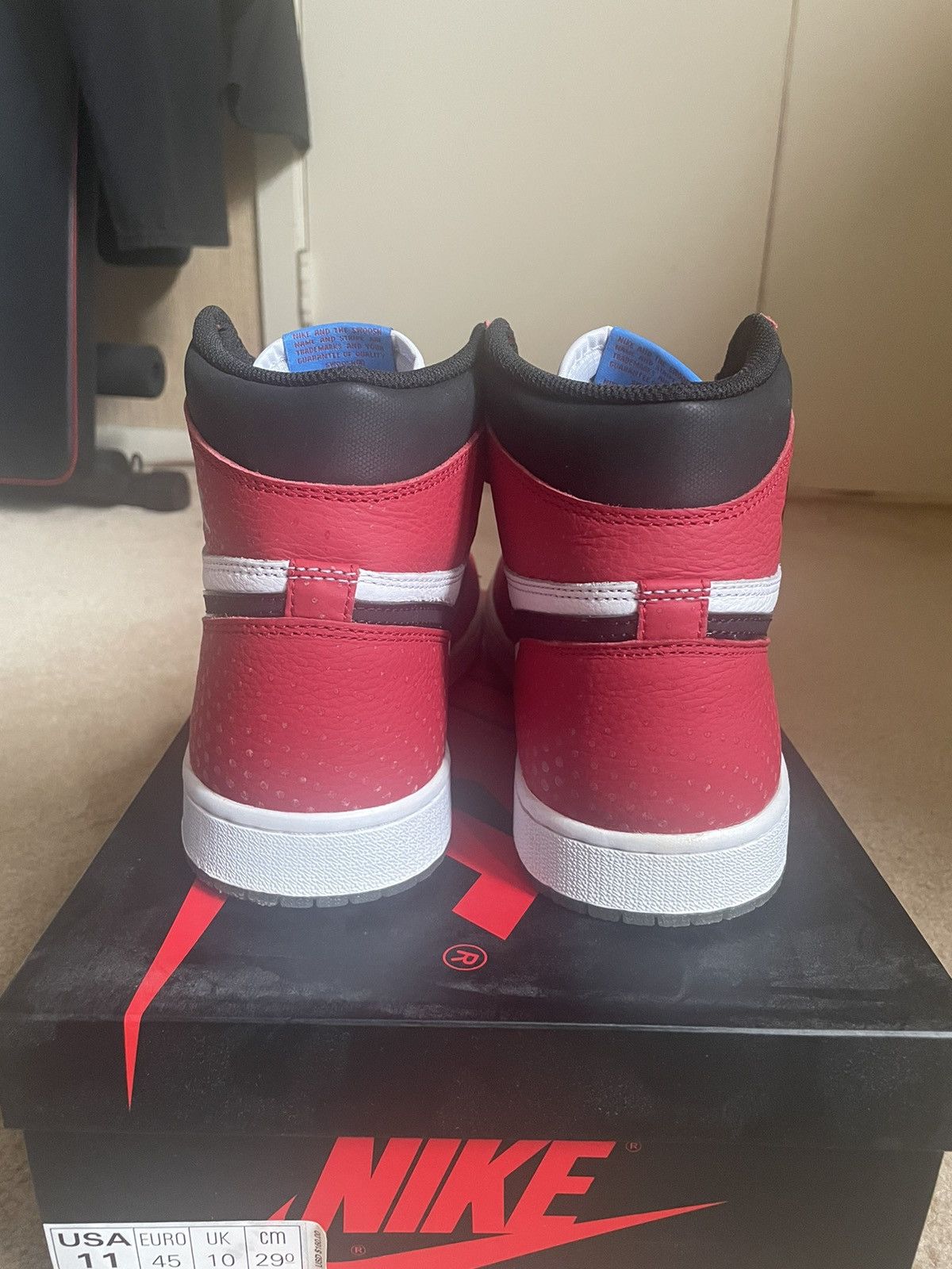 Jordan Brand × Nike Jordan 1 ‘Spider-Man Origin Story’ Size US 11 / EU 44 - 7 Thumbnail