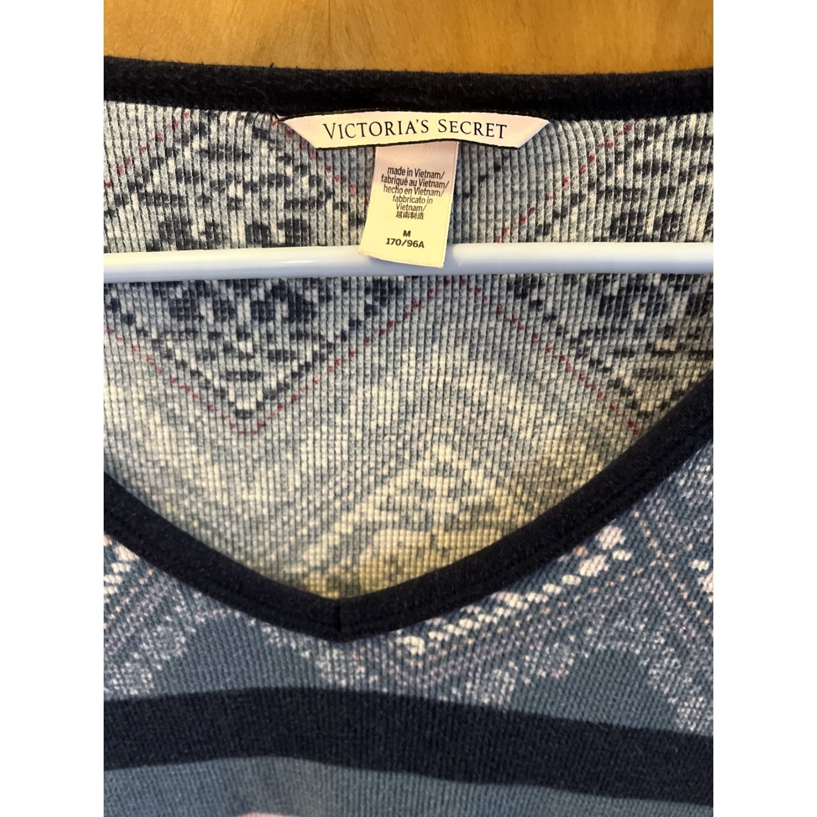 Victoria's Secret Victoria's Secret Women V-Neck Knitted Sweater Long Sleeve Geometric Blue Pink Size M Winter Ski Trip Size M / US 6-8 / IT 42-44 - 2 Thumbnail