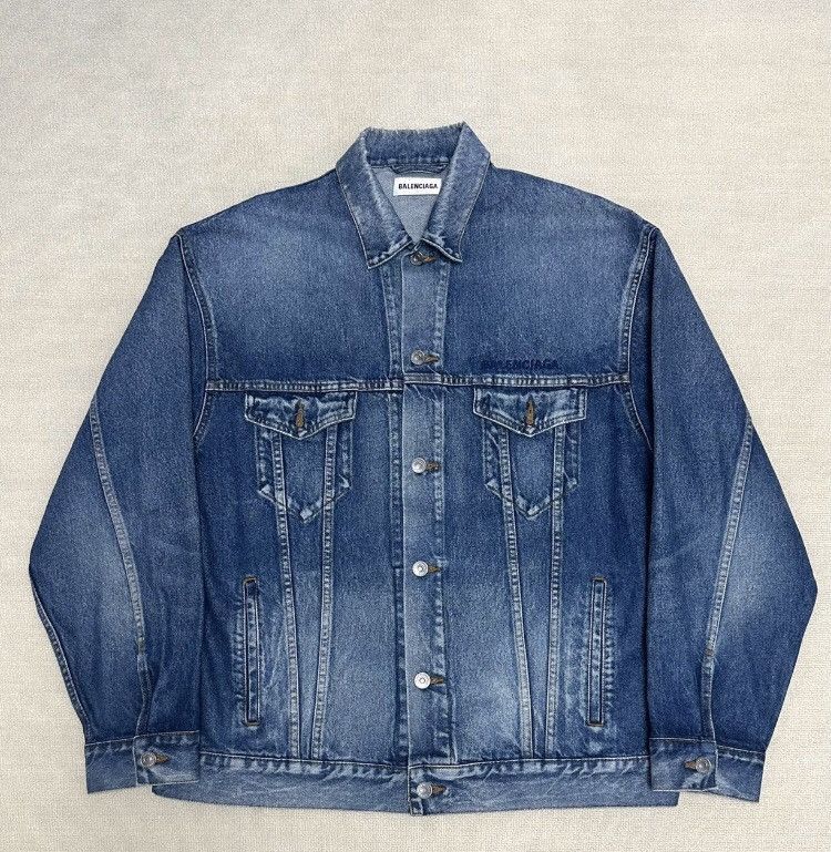 Balenciaga cuts and destroys denim jacket - DMC
