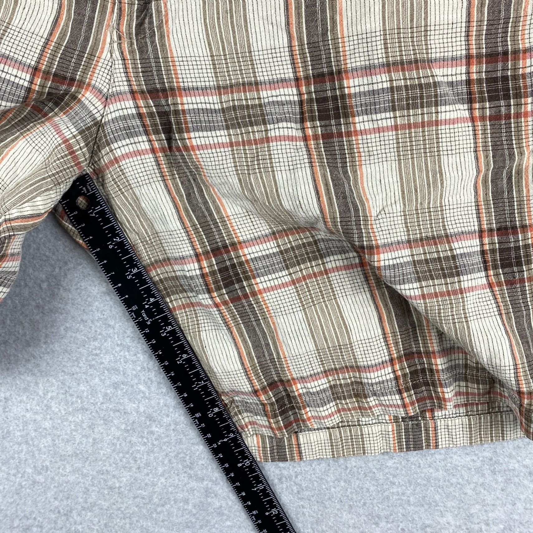 Tommy Bahama Tommy Bahama Shorts Mens 38 Brown Ivory Silk Linen Plaid Button Pocket Size US 38 / EU 54 - 7 Thumbnail