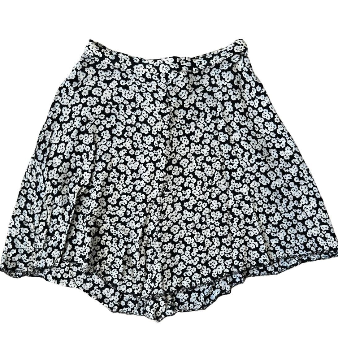 Anne Klein Vintage Anne Klein II Black/White Floral Flowy Skirt Size 30" / US 8 / IT 44 - 4 Thumbnail