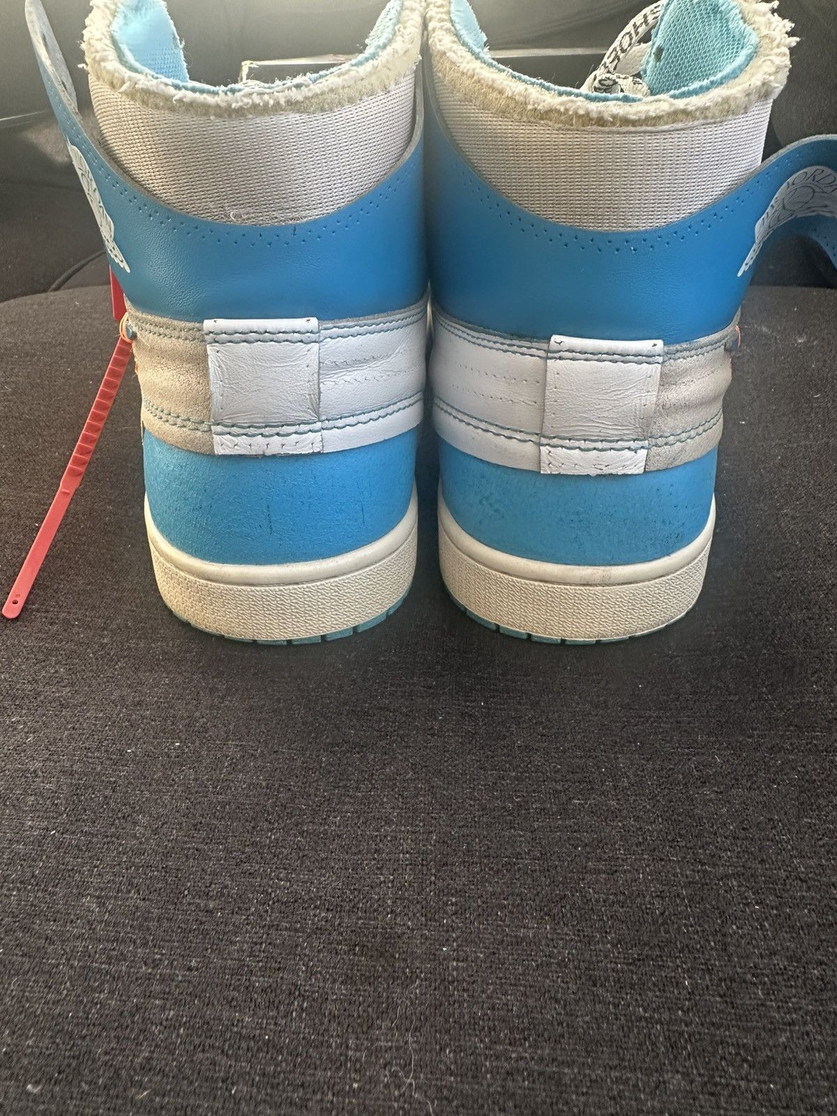 Jordan Brand × Off-White Off-White Jordan 1 Retro High OG “UNC” Size US 11.5 / EU 44-45 - 5 Thumbnail