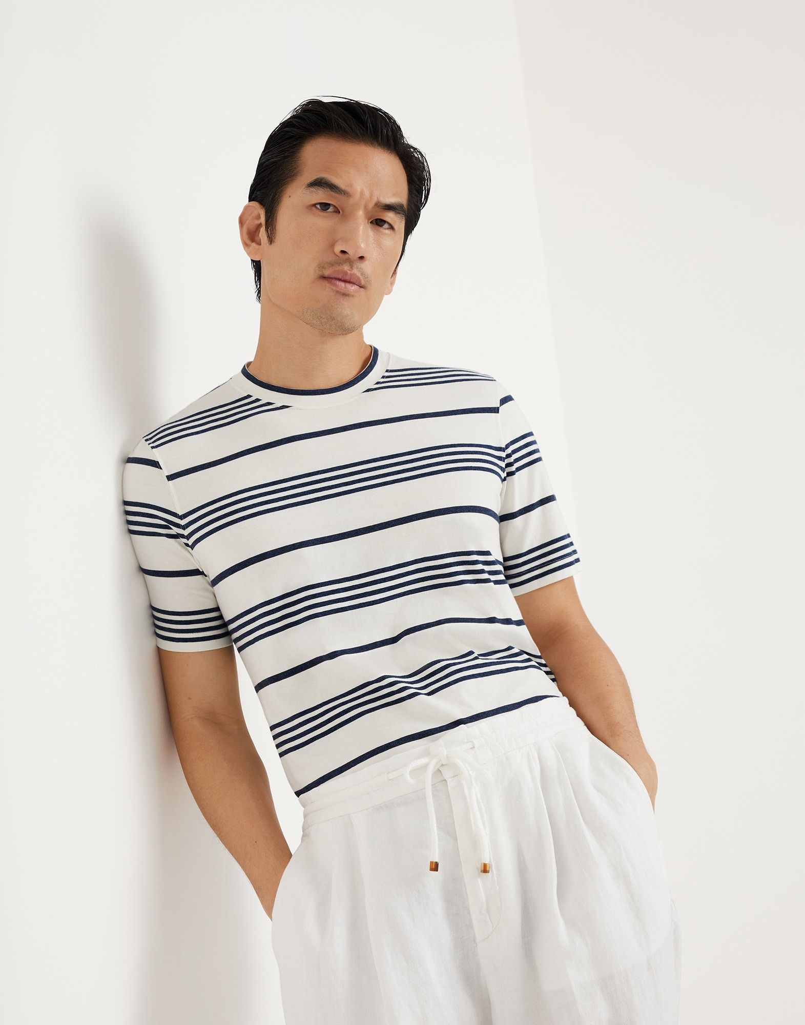 Brunello Cucinelli o1la1rc1a0425 T-Shirt in White Size US M / EU 48-50 / 2 - 4 Thumbnail