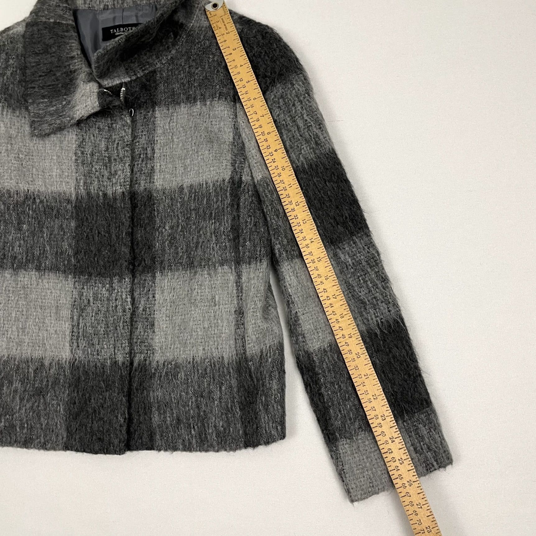 Talbots **Talbots Women's Gray Wool Alpaca Blazer Jacket Size 4 Classic** User: **Talbots Women's Gray Wool Blazer Jacket Size 4 Classic** Size S / US 4 / IT 40 - 5 Thumbnail
