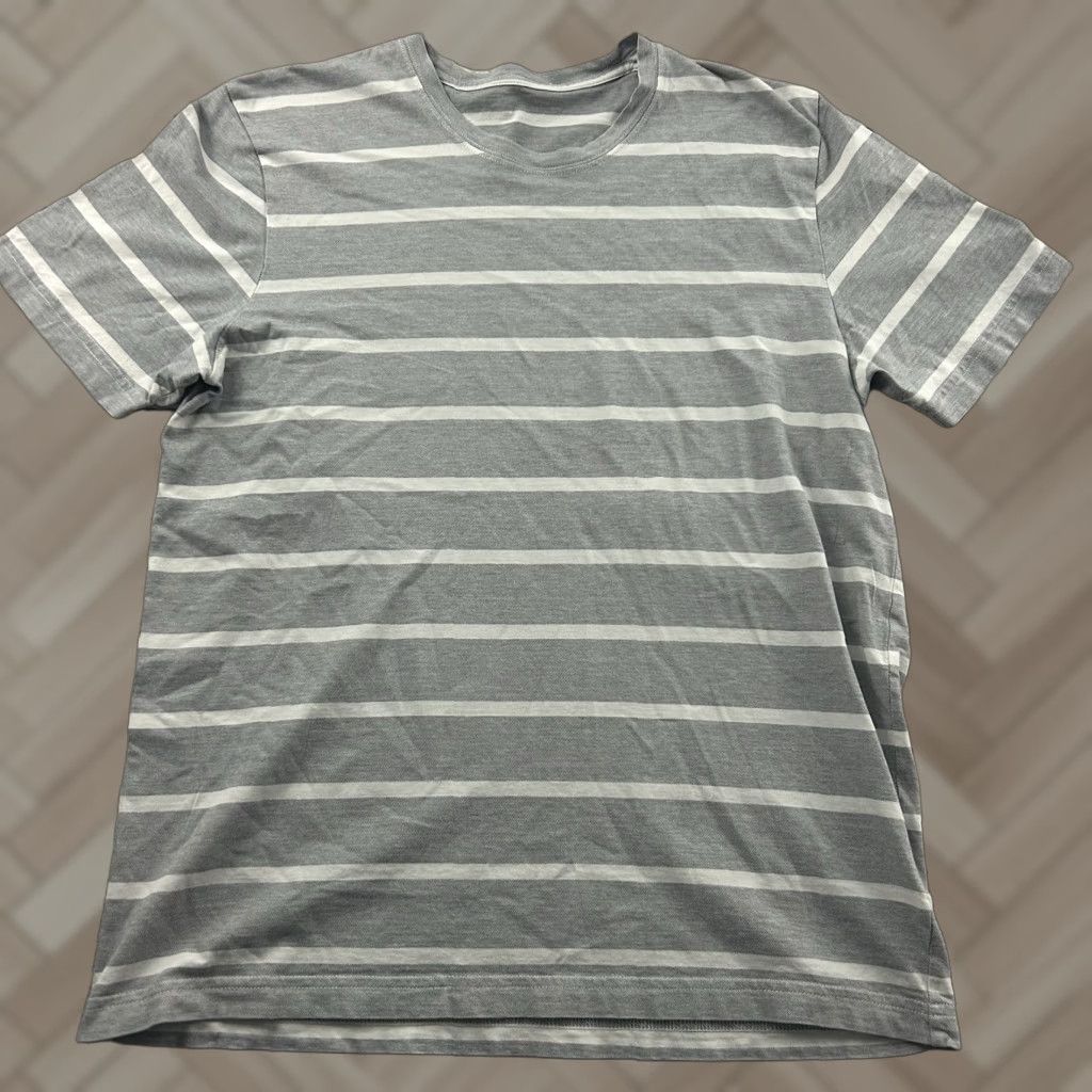 TravisMathew Travis Mathew Short Sleeve T-Shirt Men M Gray White Striped Shirt Size US M / EU 48-50 / 2 - 1 Thumbnail