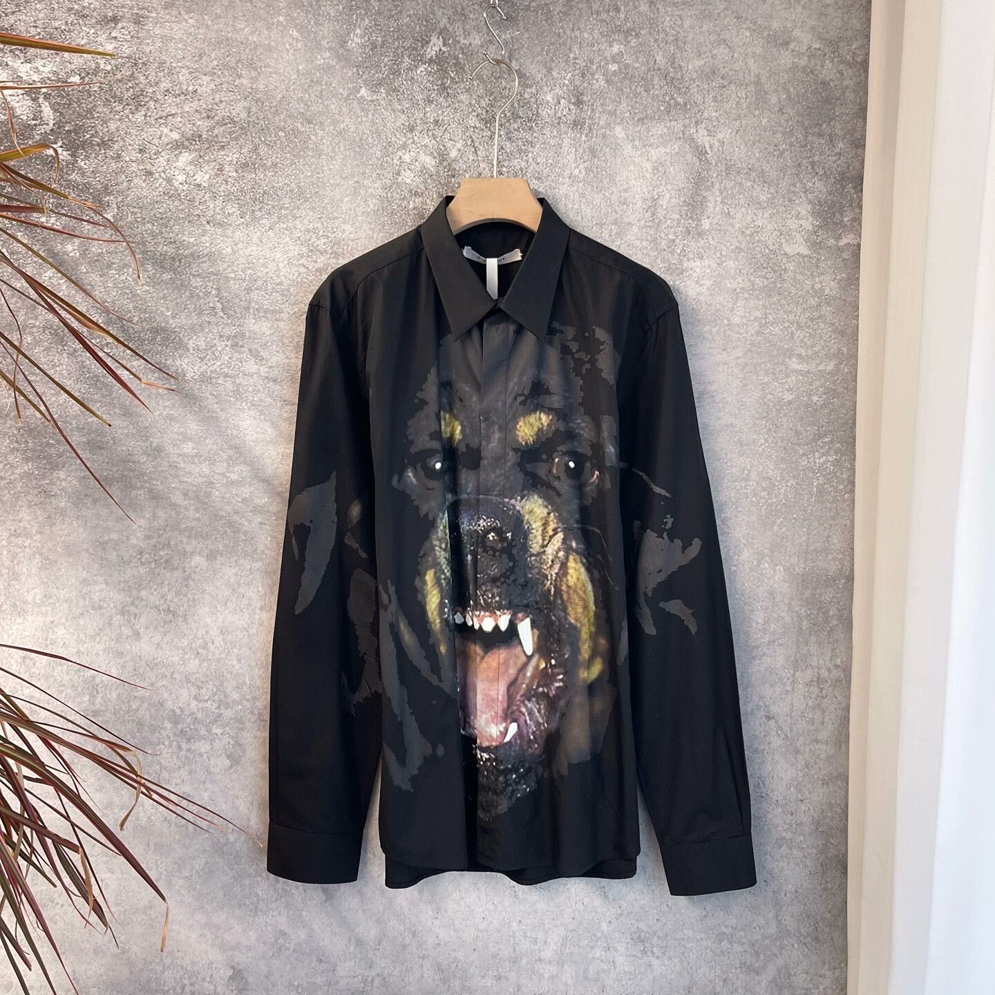 Givenchy Givenchy Black Dog Print Long-Sleeve Shirt Size US S / EU 44-46 / 1 - 1 Thumbnail