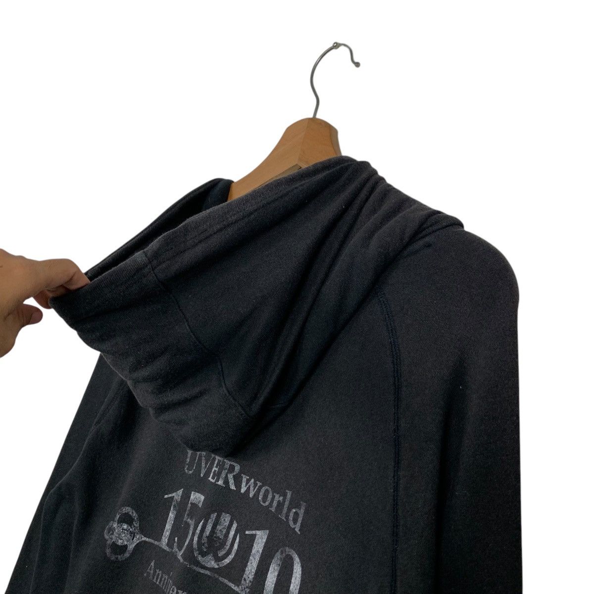 Band Tees UVERWORLD Japanese Rock Band Tour Hoodies #1761-C78 Size US M / EU 48-50 / 2 - 15 Thumbnail