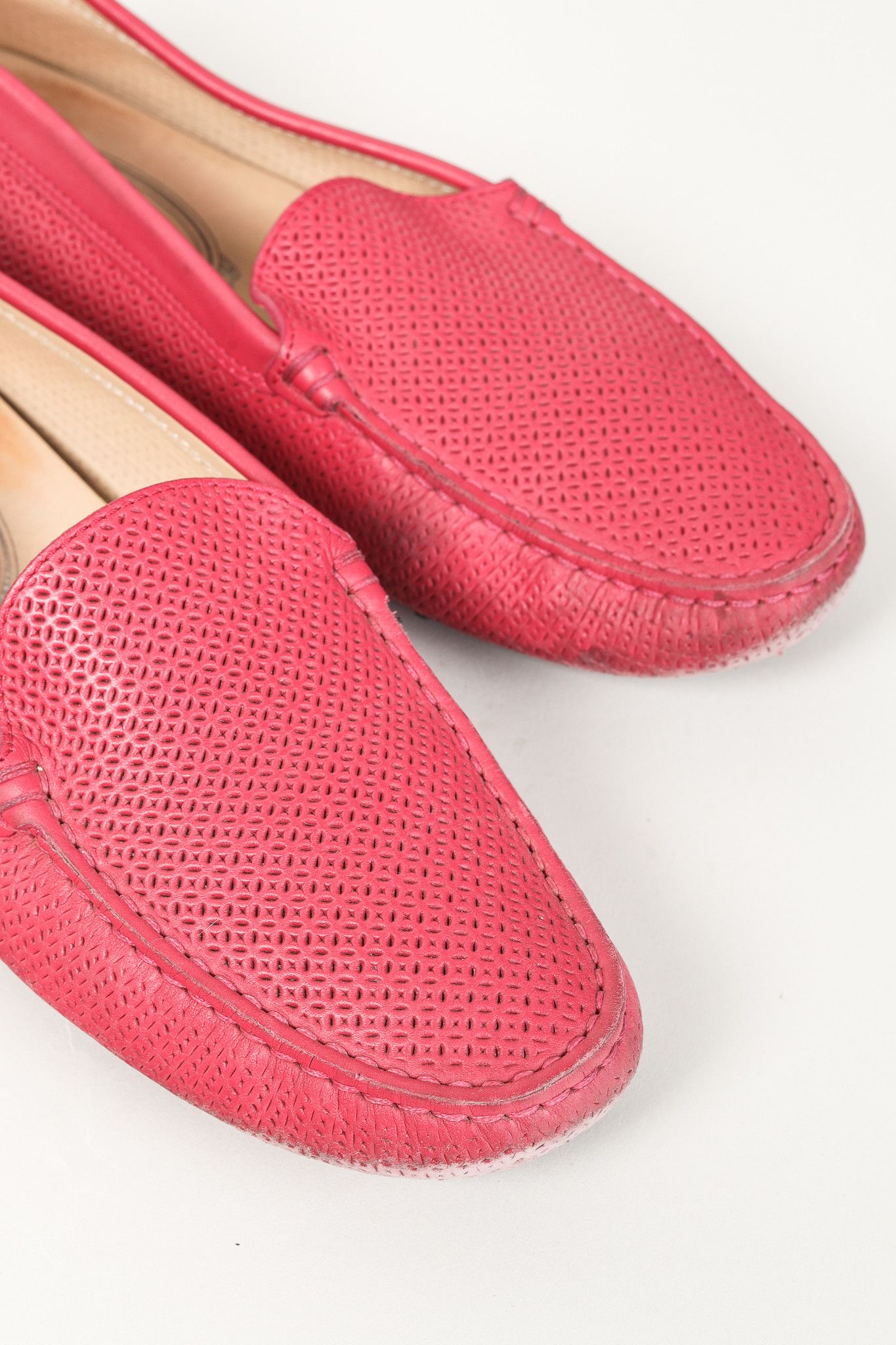 Tod's Tod's Pink Textured-Leather Gommino Driving Loafers Size US 7 / IT 37 - 6 Thumbnail