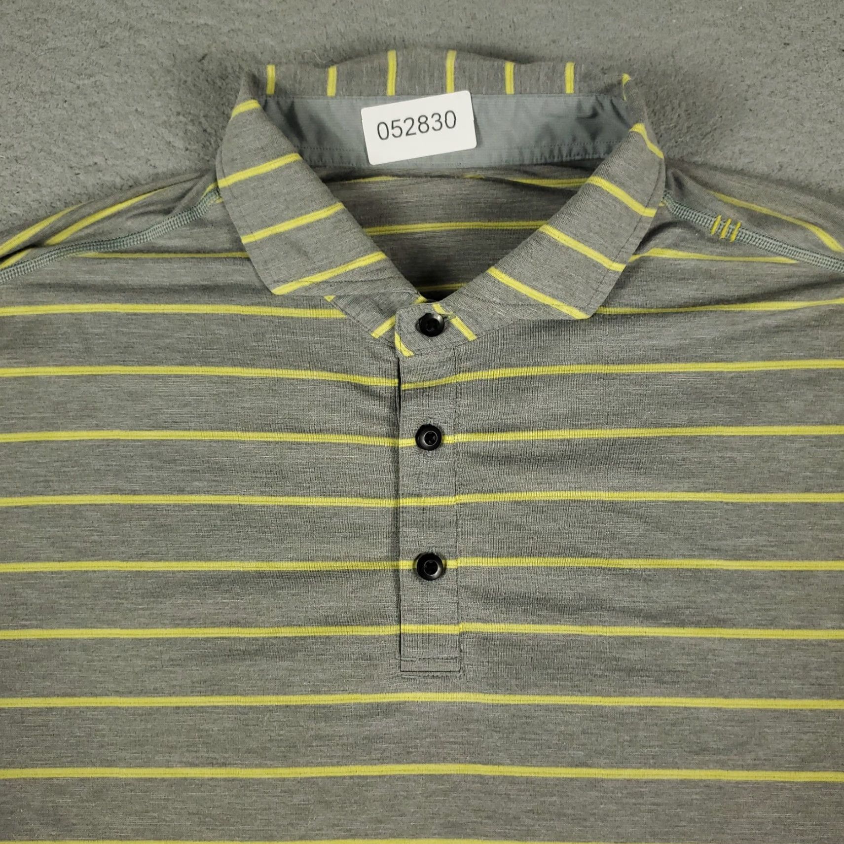 Lululemon Lululemon Polo Shirt Mens Large Gray Yellow Striped Tech Casual Short Sleeve Size US L / EU 52-54 / 3 - 2 Thumbnail
