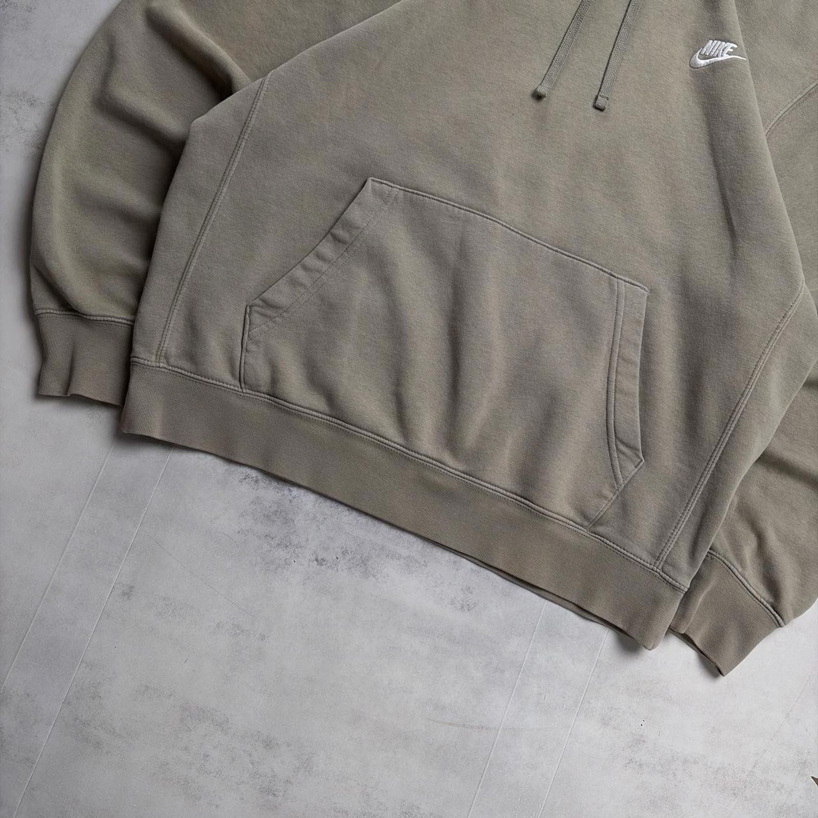 Nike Y2K Nike Swoosh Grunge Distressed Faded Boxy Skater Hoodie Size US L / EU 52-54 / 3 - 4 Thumbnail
