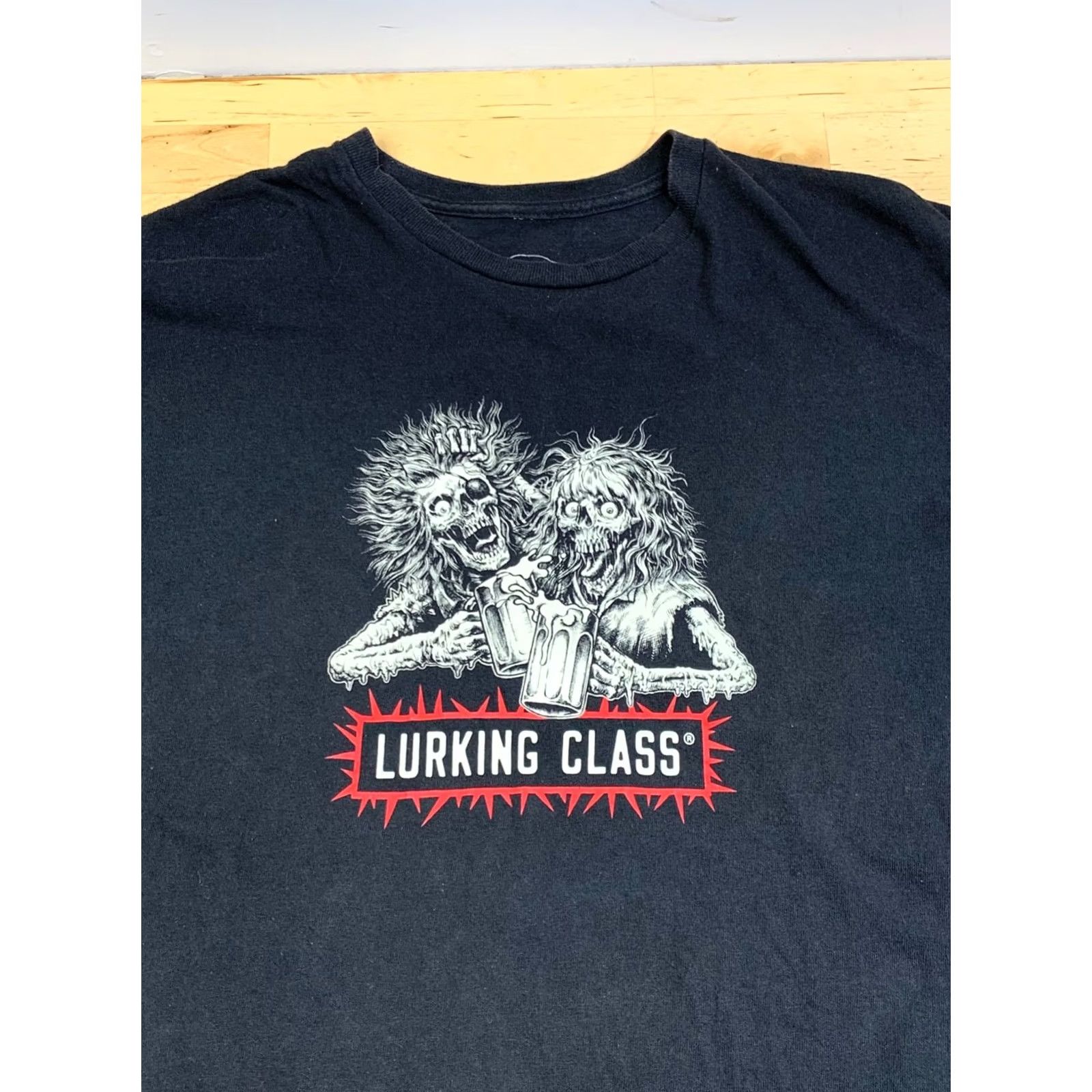 Vintage Lurking Class Shirt Men L Black Drinking Zombie 13270 Graphic Print Skull Art Gothic Summer Short Sleeve Crew Neck Cotton T-Shirt Regular Mens Size US L / EU 52-54 / 3 - 2 Thumbnail