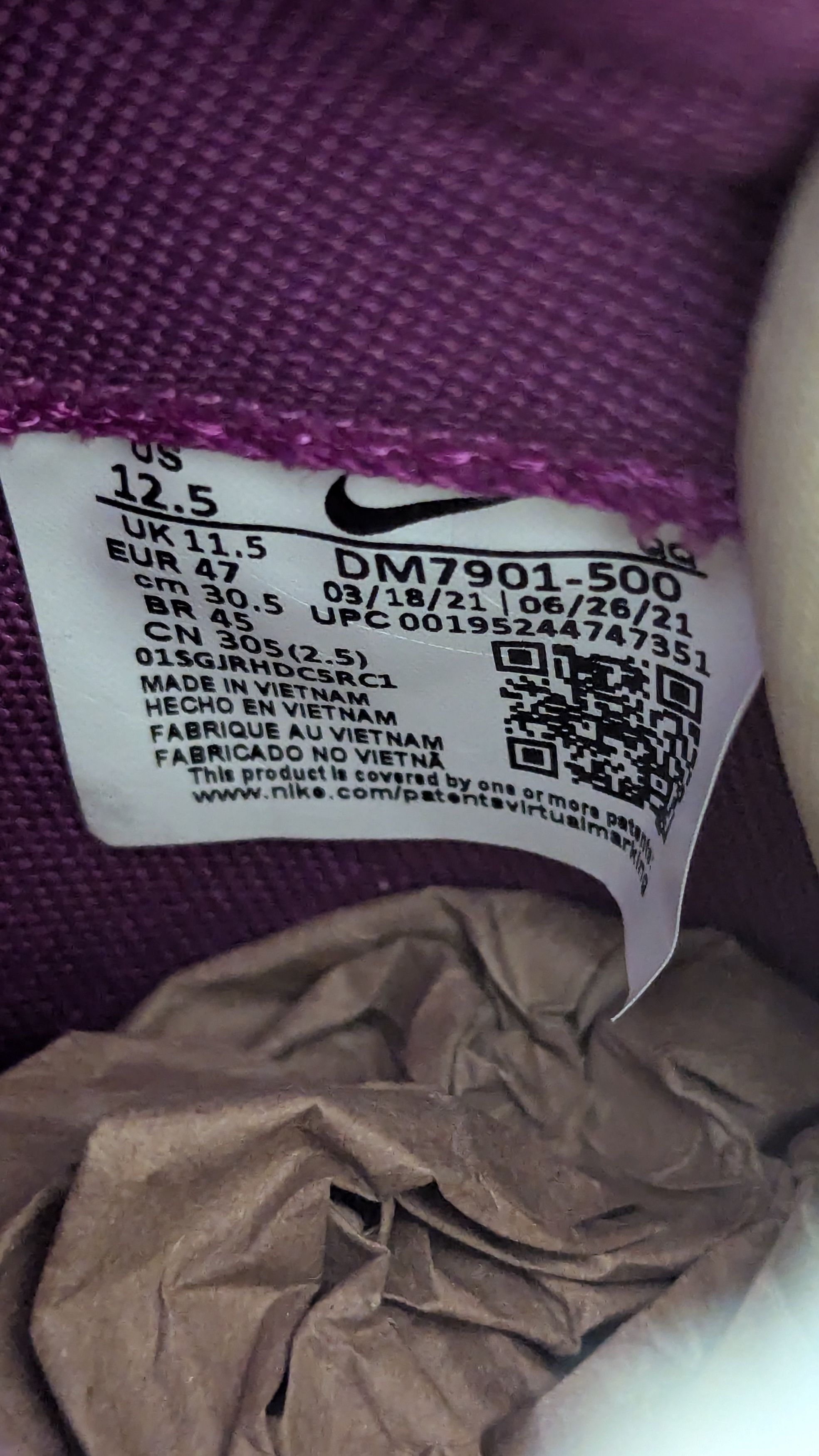 Kaws × Nike × Sacai Custom Painted Nike Blazer Low x Sacai x Kaws Size US 12.5 / EU 45-46 - 8 Thumbnail
