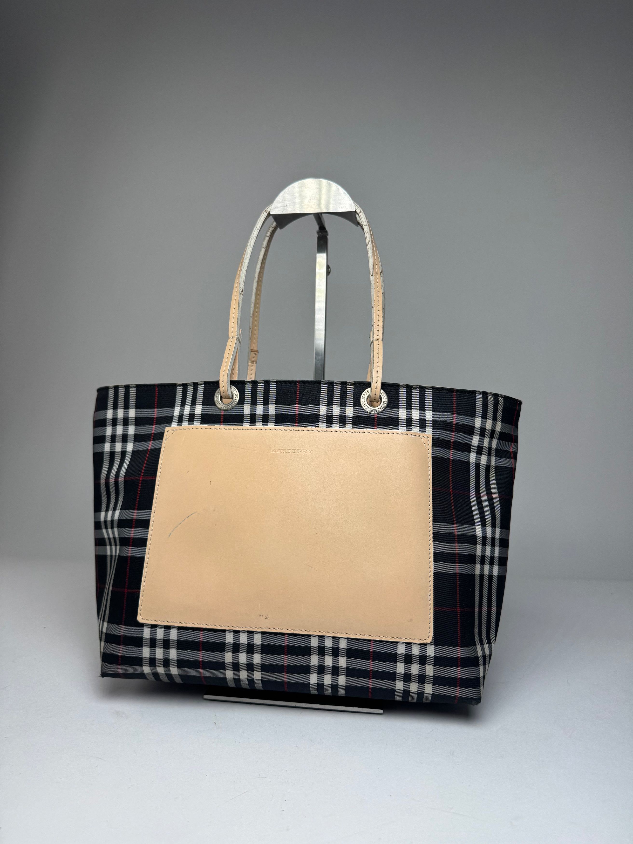 Burberry Vintage Nova Check Tote Bag Beige Black Size ONE SIZE - 1 Thumbnail
