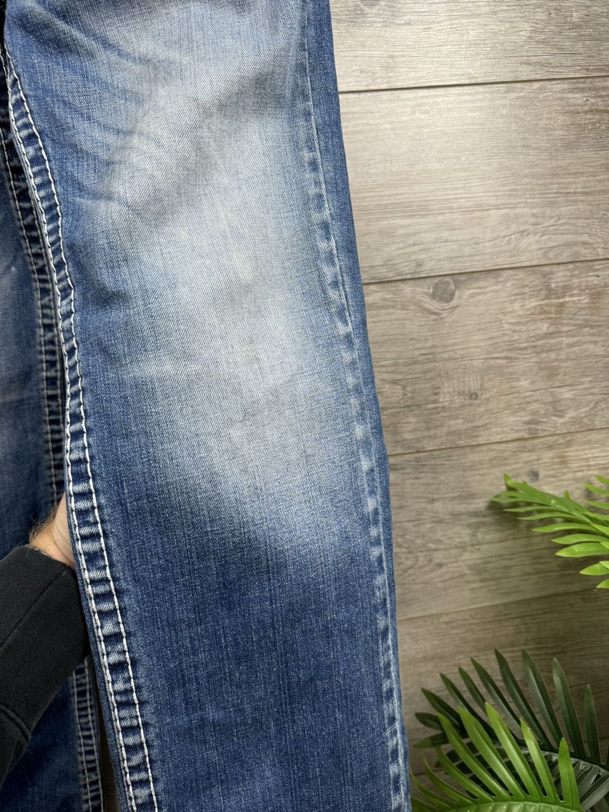 TRUE RELIGION VINTAGE BIG LOGO Y2K JAPANESE JEANS SIZE 33
