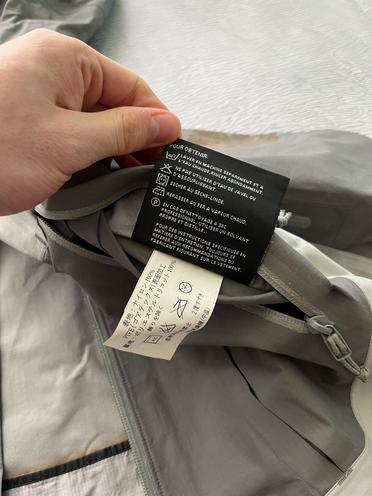 Arc'teryx Vintage 2003 Arc teryx Sidewinder Gore Tex XCR Jacket White Size M / US 6-8 / IT 42-44 - 13 Thumbnail