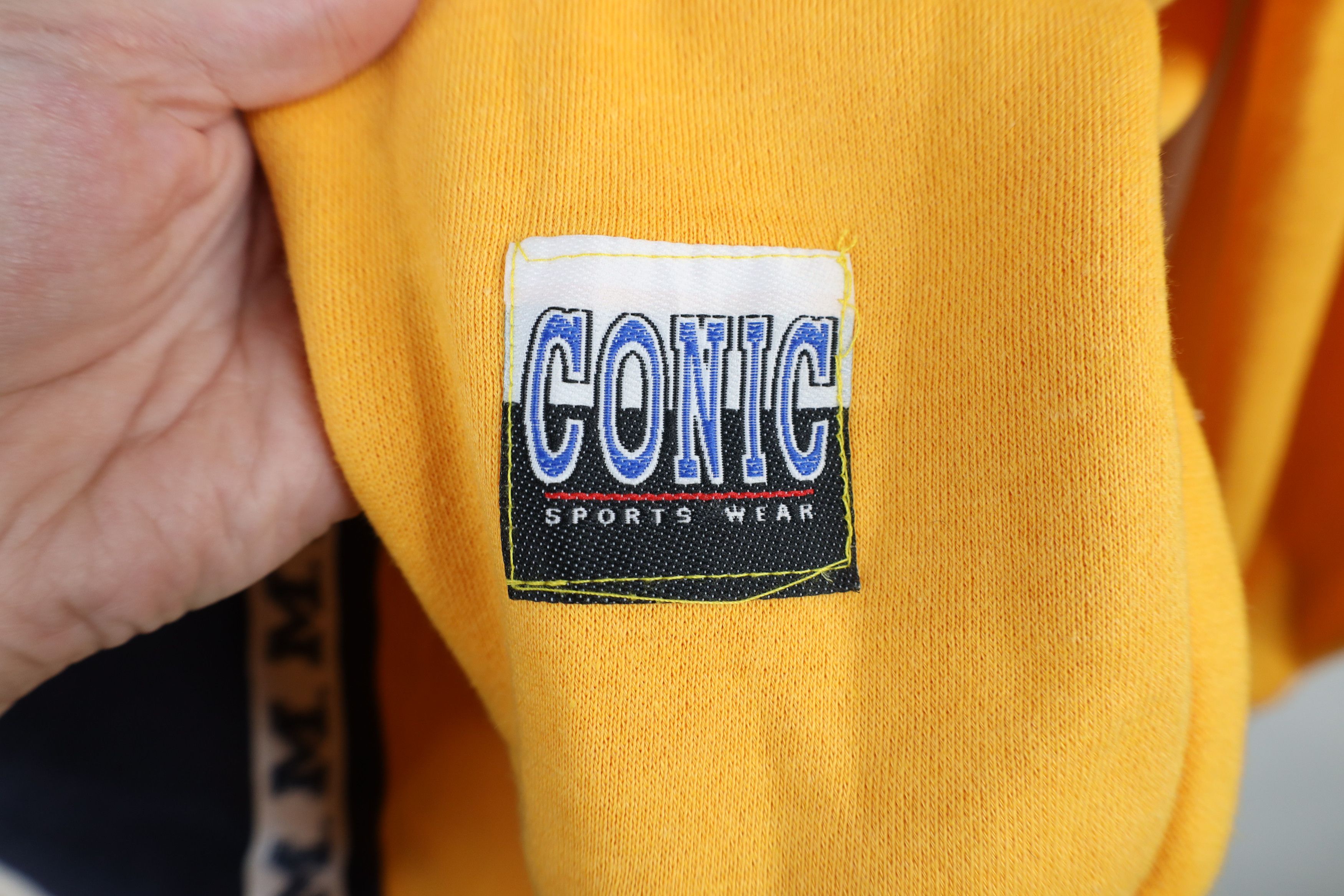 Vintage Deadstock Vintage University of Michigan Crest Sweatshirt Size US XXL / EU 58 / 5 - 4 Thumbnail