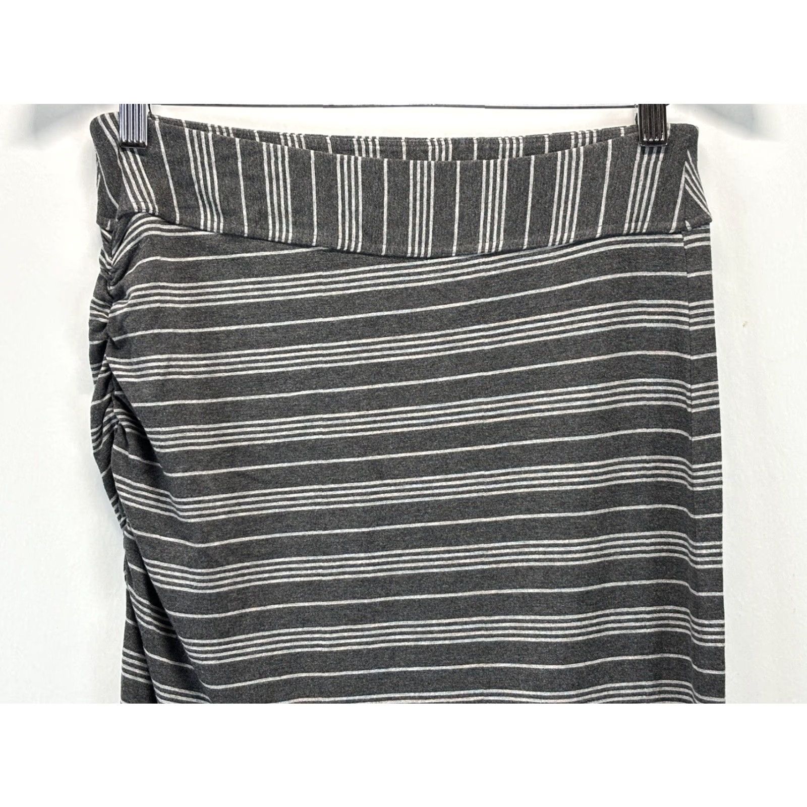 Athleta Athleta Serafina Maxi Skirt Women’s Sz Medium Charcoal Striped Ruched Slit Hip Long Beach Comfort Casual Errands Size 32" / US 10 / IT 46 - 2 Thumbnail