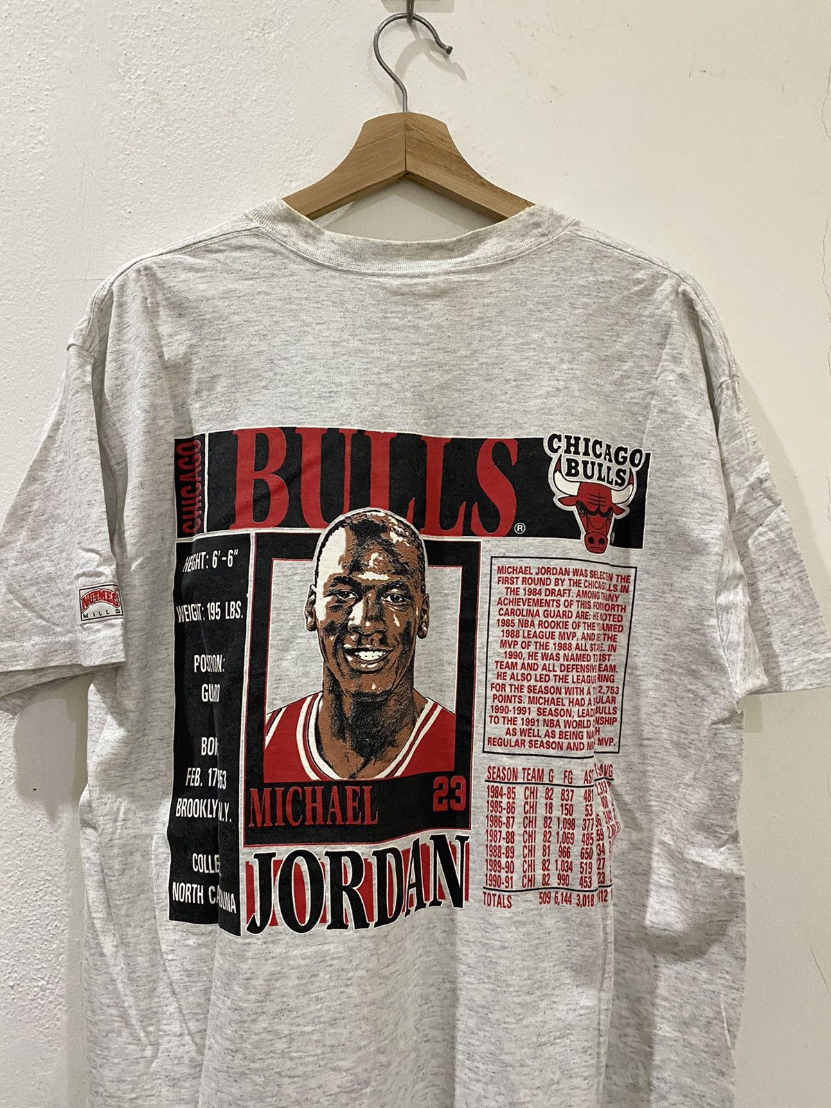 NBA × Nutmeg × Vintage 🔥 Vintage Michael Jordan Chicago Bulls Champions Size US L / EU 52-54 / 3 - 4 Thumbnail