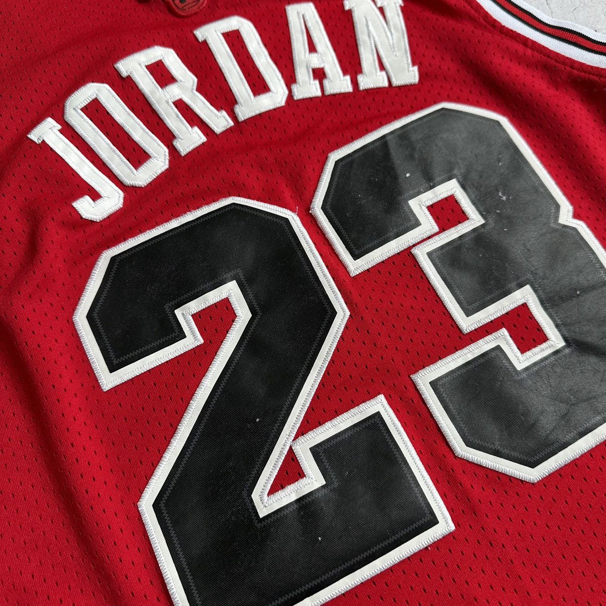 NBA × Nike Vintage Nike Chicago Bulls Jordan #23 NBA Jersey Size US M / EU 48-50 / 2 - 6 Thumbnail