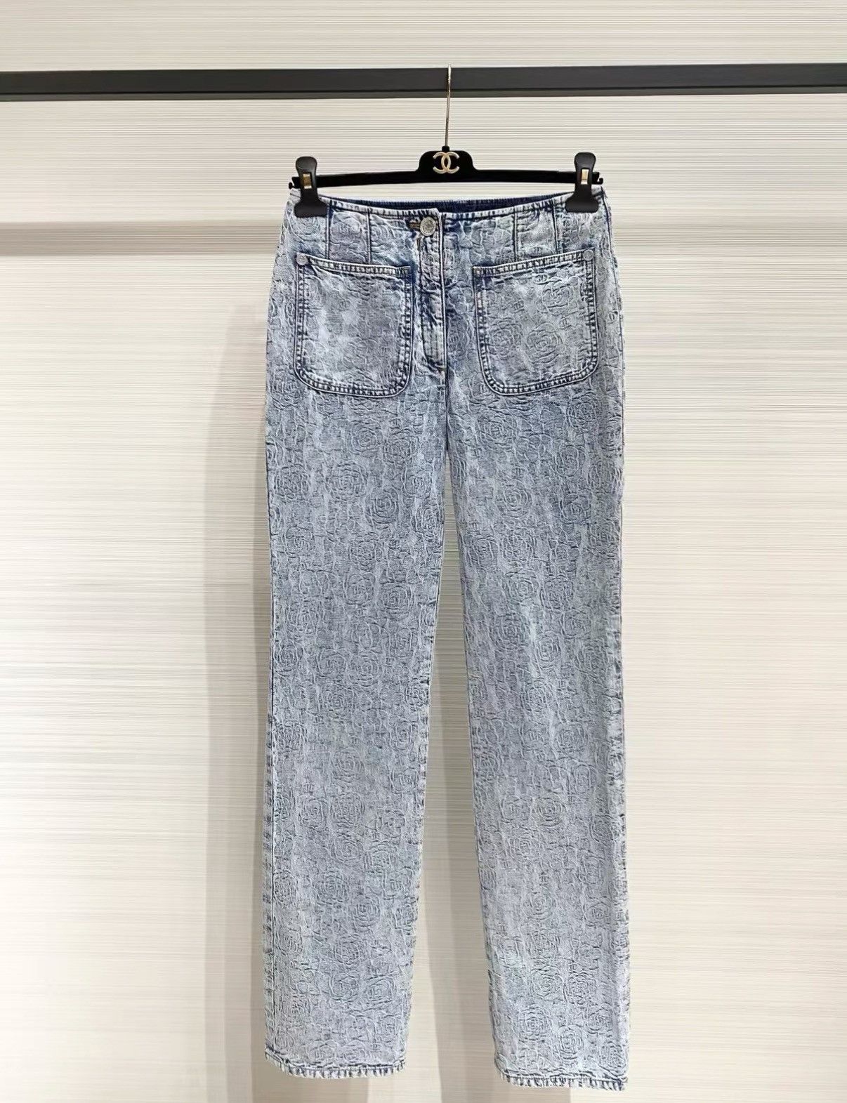 Chanel Chanel 23P Camellia & Logo Print Straight Jeans J33 Size 25" / US 0 / IT 36 - 1 Thumbnail