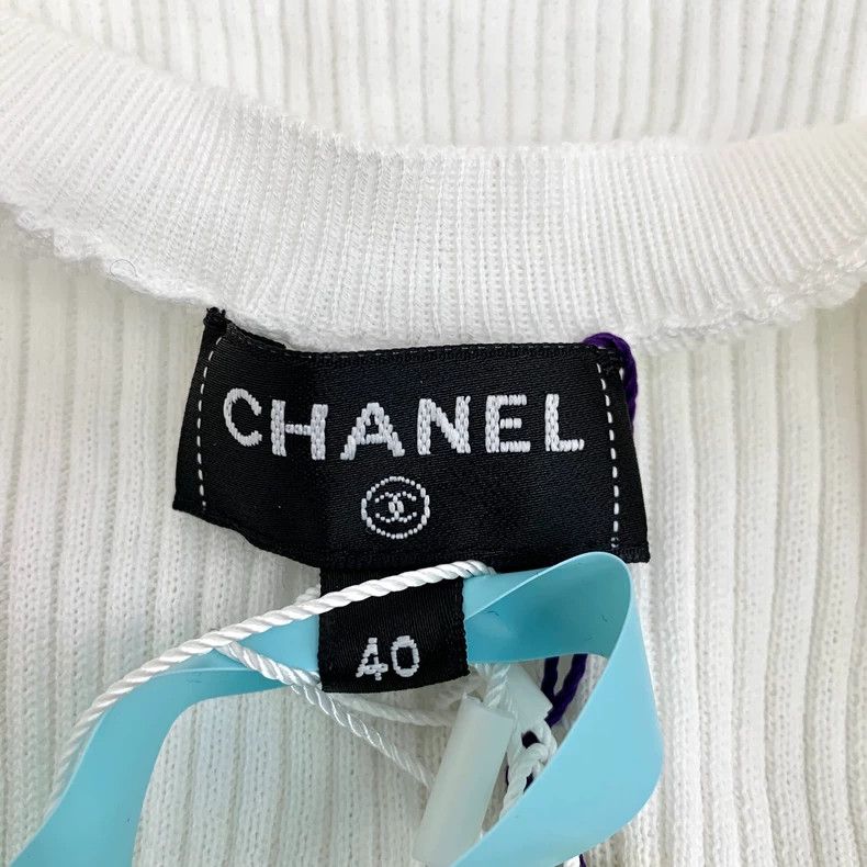 Chanel Chanel 24 white cotton logo embroidered round-neck sleevel Size S / US 4 / IT 40 - 6 Thumbnail