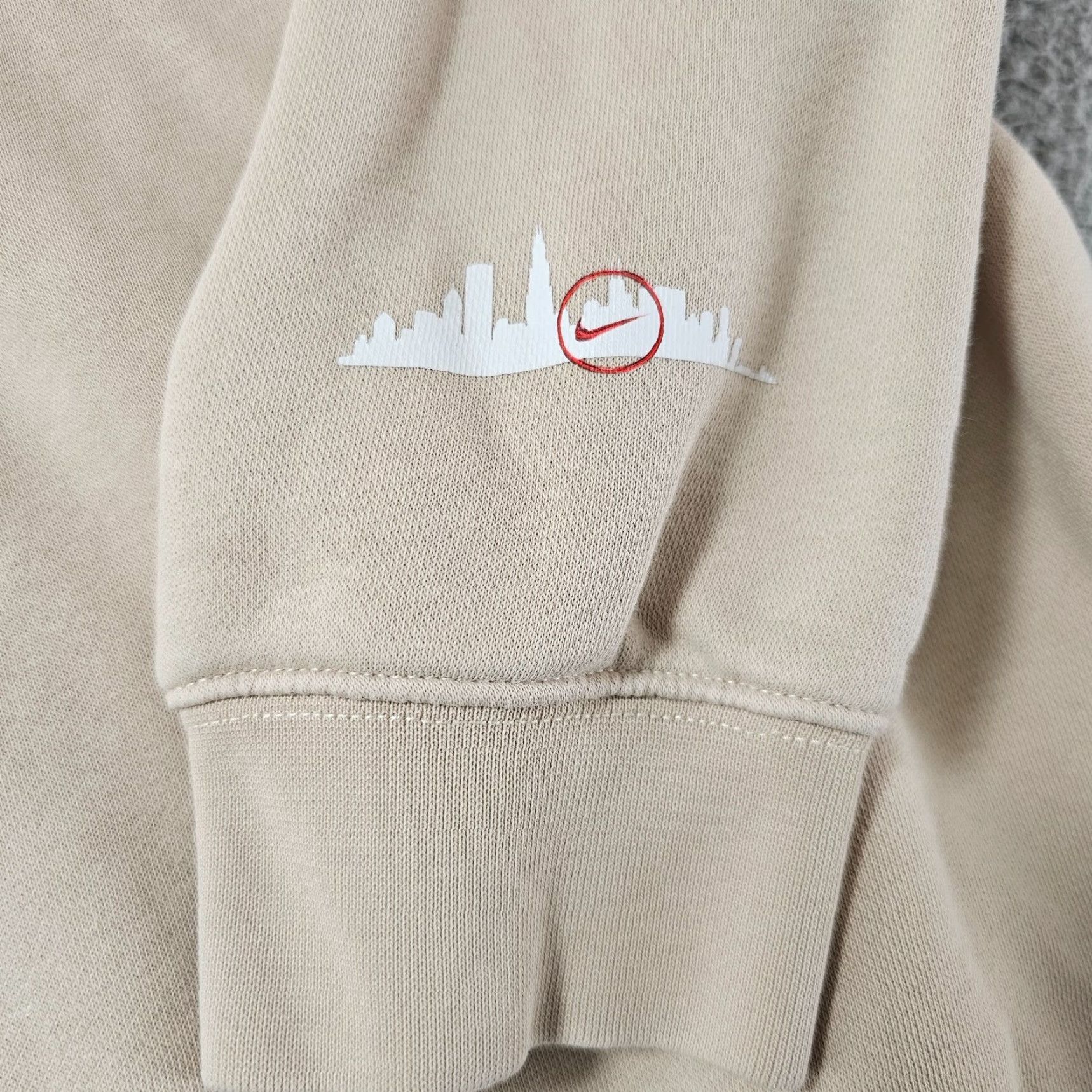 Nike Nike Hoodie Womens XL Brown Heart Chicago Skyline Oversized Fleece Center Check Size XL / US 12-14 / IT 48-50 - 2 Thumbnail
