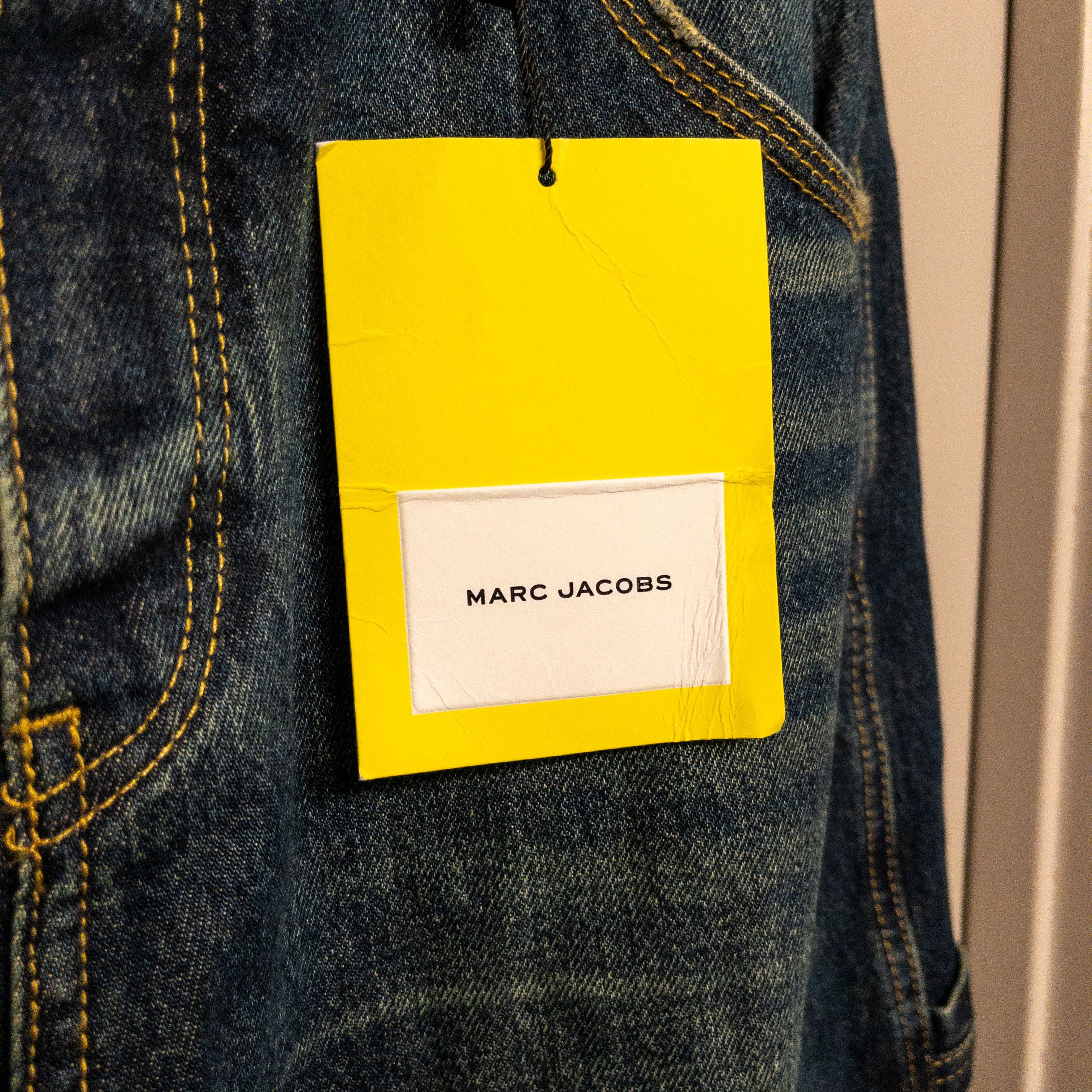 Marc Jacobs NWT Marc Jacobs Dark-Wash Cargo Jeans Size US 29 - 7 Thumbnail