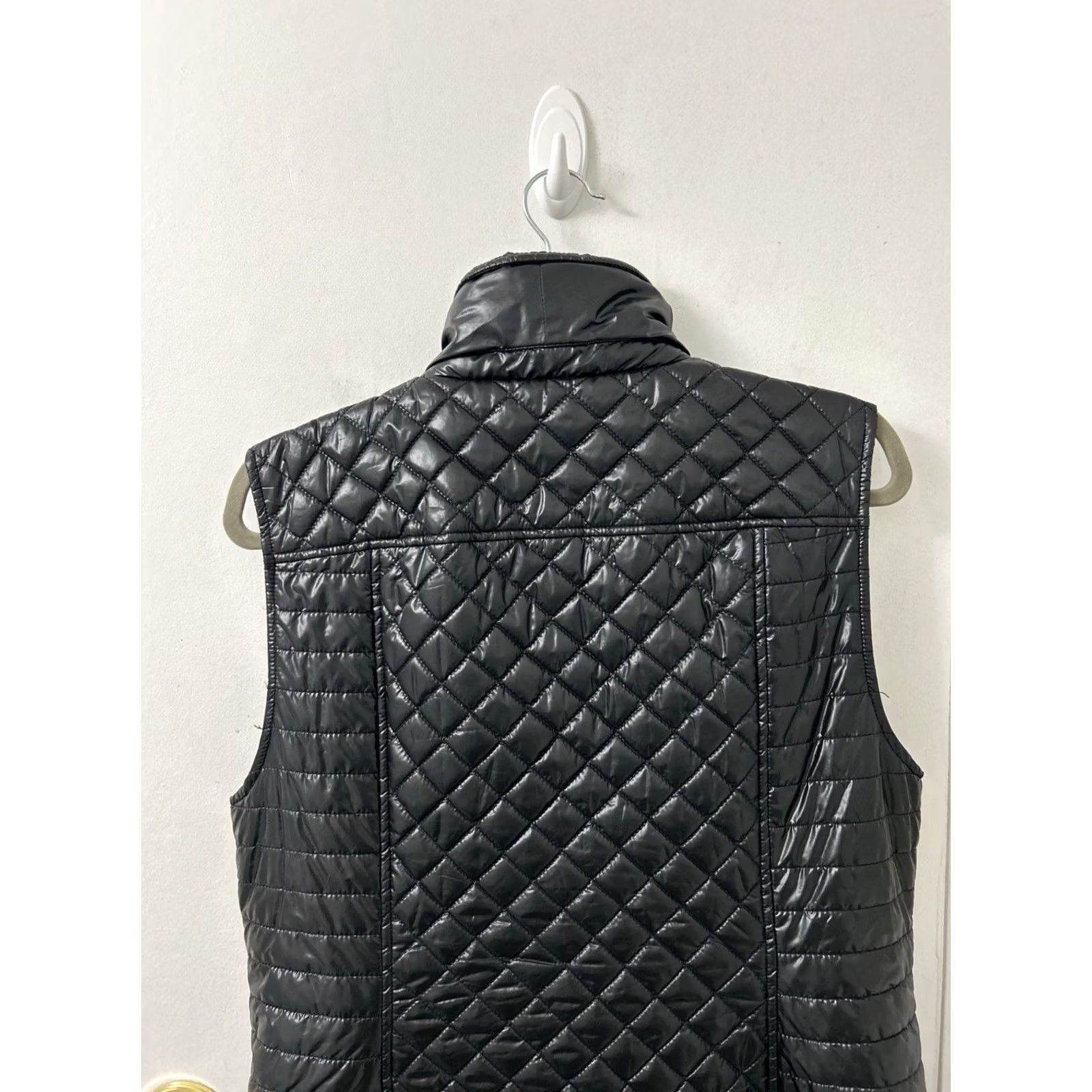 Talbots Talbots Quilted Puffer Vest Womens Large Black Asymmetrical Zip Moto Pockets Vest L Black Quilted Modern Womens US Vintage: No Size L / US 10 / IT 46 - 7 Thumbnail
