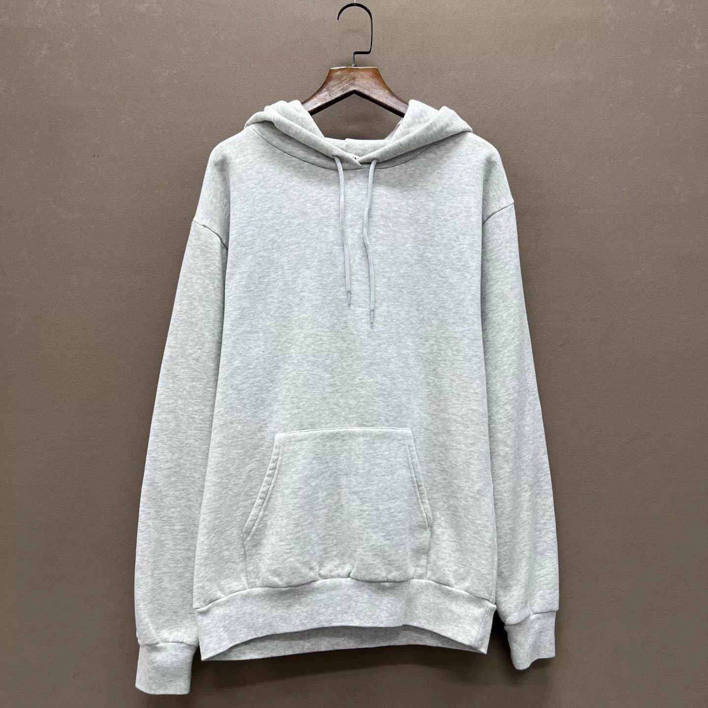 Balenciaga Balenciaga Light Gray Back Logo Hoodie M Size US M / EU 48-50 / 2 - 1 Thumbnail