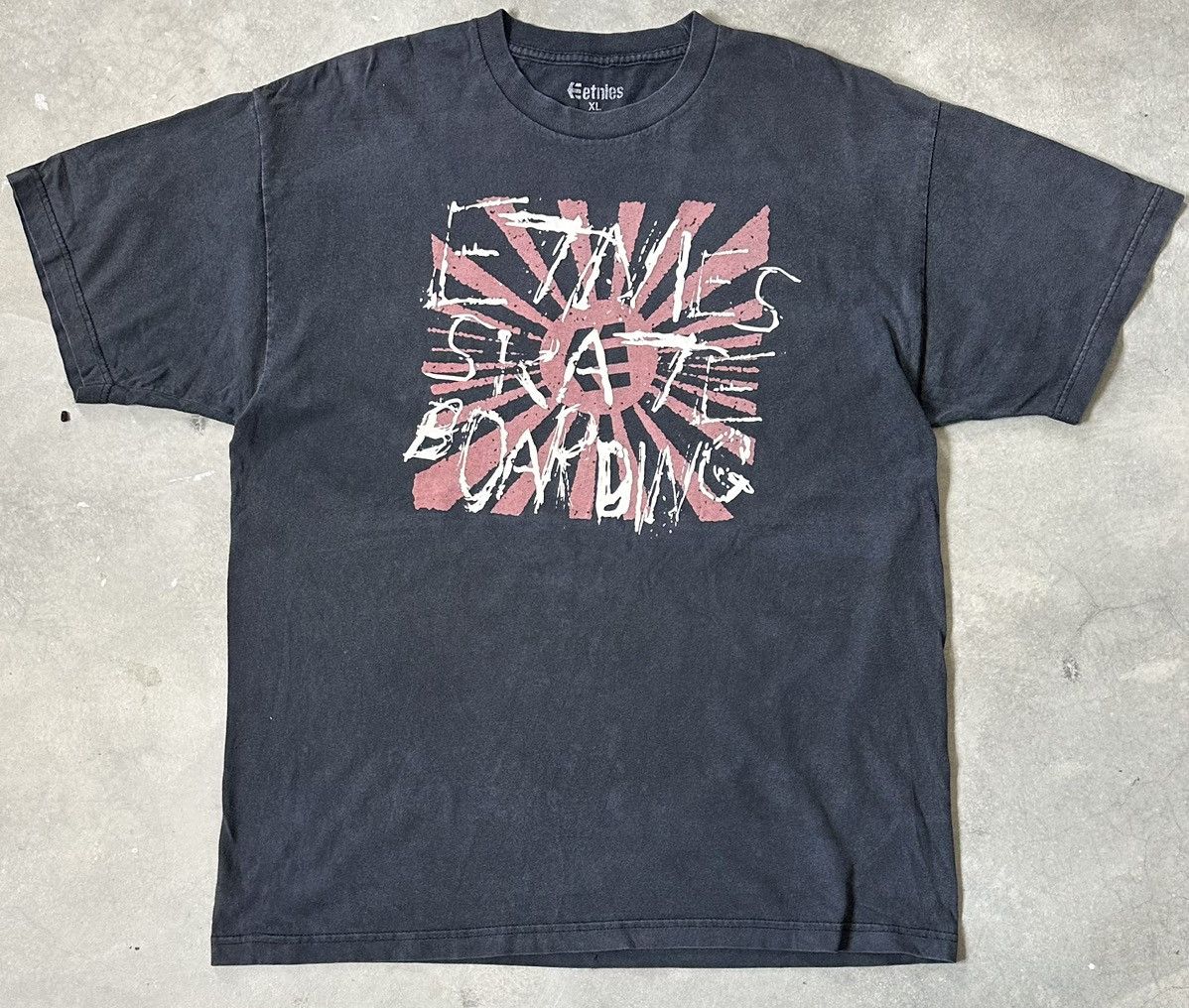 Etnies VINTAGE ETNIES SKATEBOARDING TEE Size US L / EU 52-54 / 3 - 1 Thumbnail