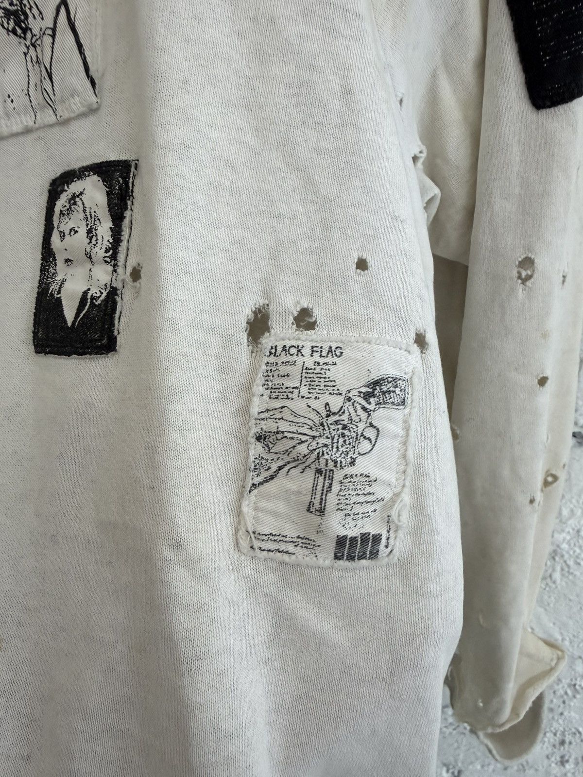 Raf Simons A/W 01-02 ‘RIOT RIOT RIOT’ PATCH CREWNECK Size US S / EU 44-46 / 1 - 3 Thumbnail