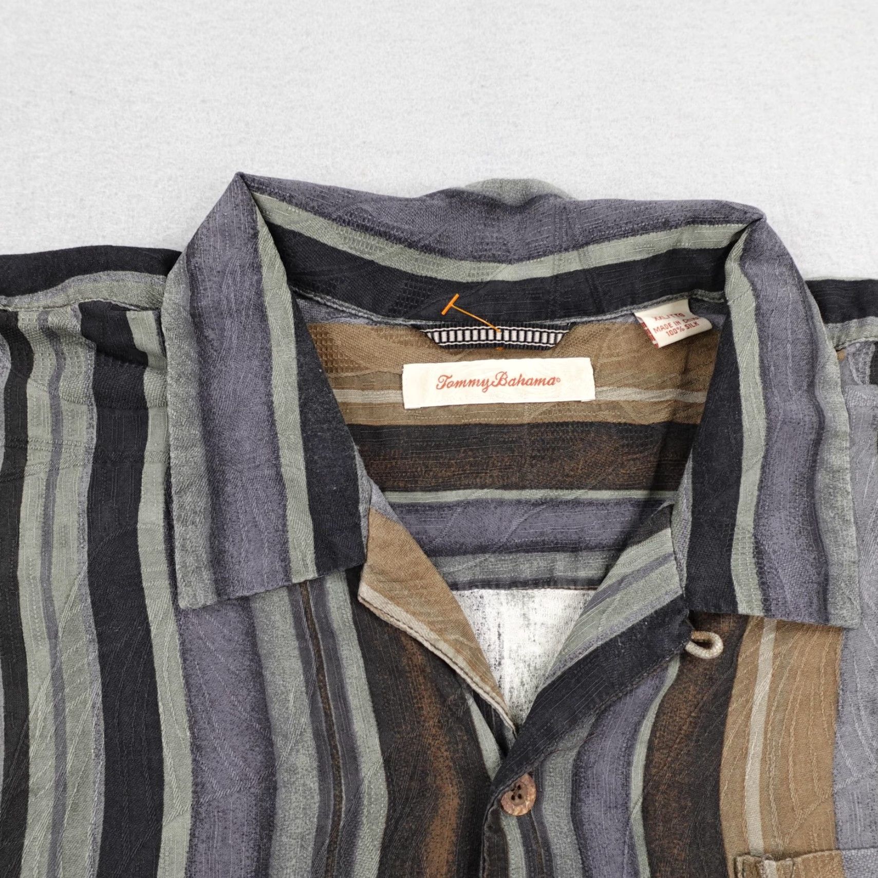 Tommy Bahama VINTAGE Tommy Bahama Shirt Men 2XL Striped Silk Camp Button-Up Brown Gray Black Short Sleeve Adult 2XL Beach Tropical Mens Size US XXL / EU 58 / 5 - 2 Thumbnail